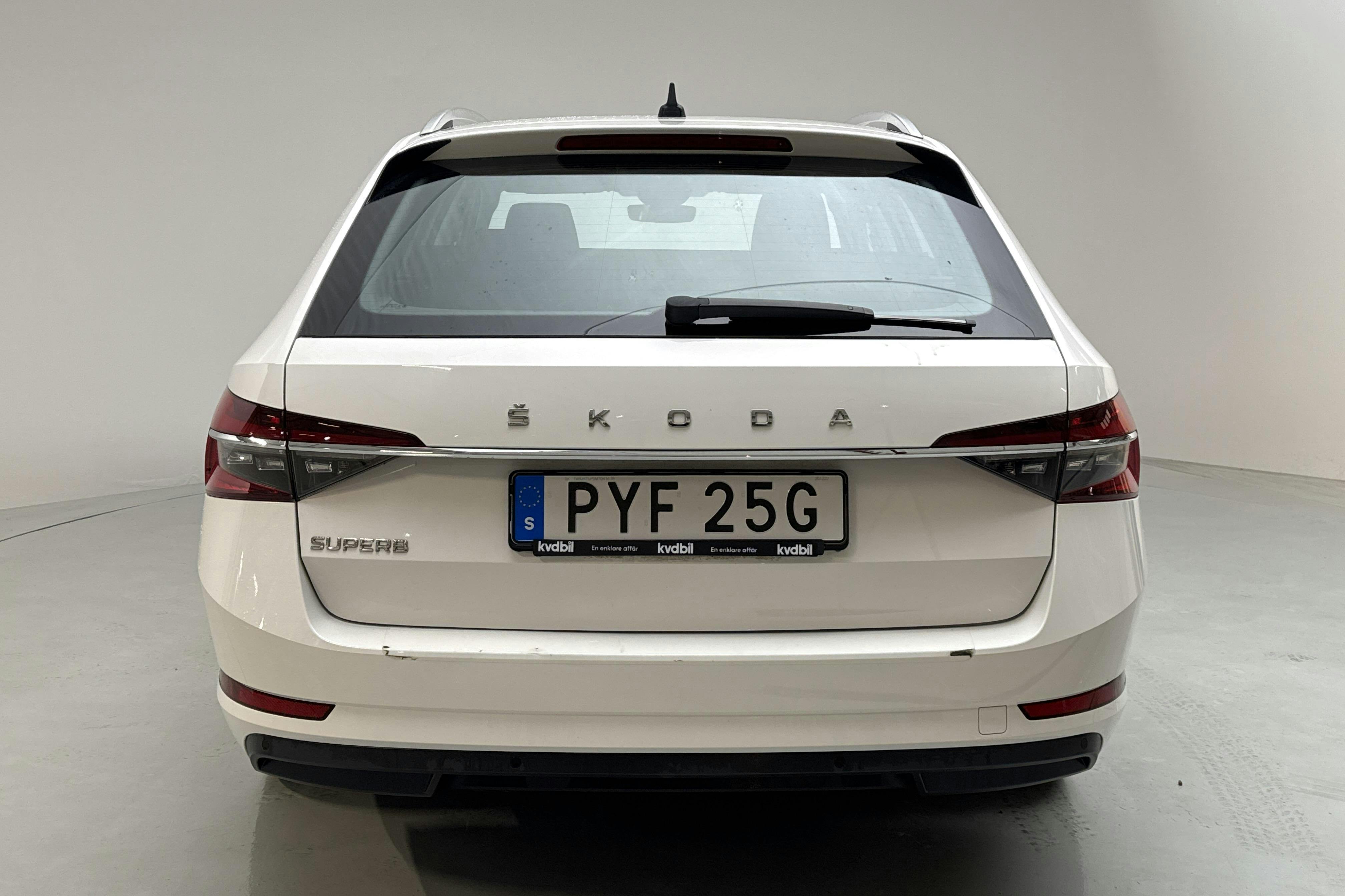 Skoda Superb 2.0 TDI Kombi (150hk) - 9 990 mil - Automat - vit - 2021