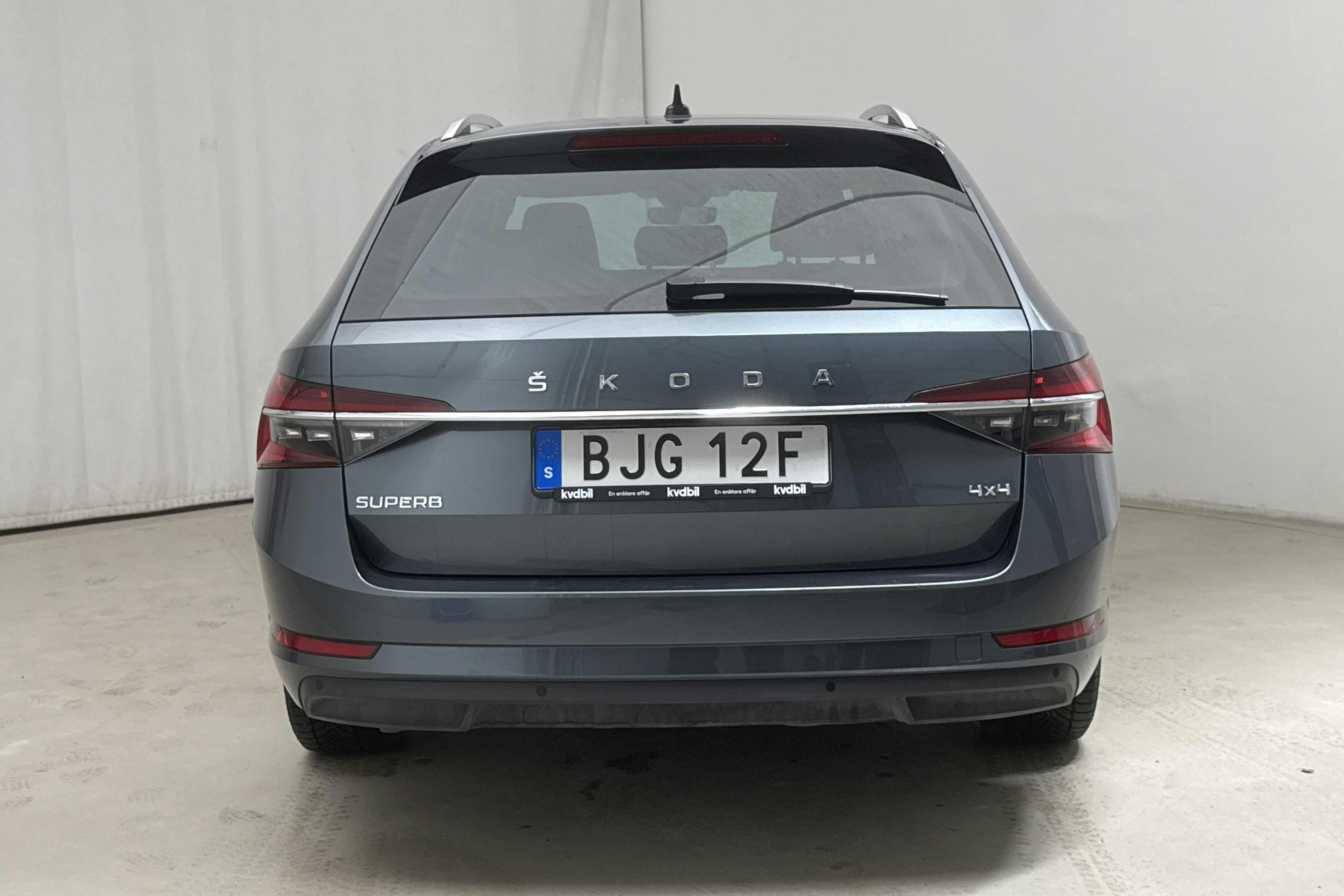 Skoda Superb 2.0 TDI Kombi 4x4 (200hk) - 3 595 mil - Automat - grå - 2022