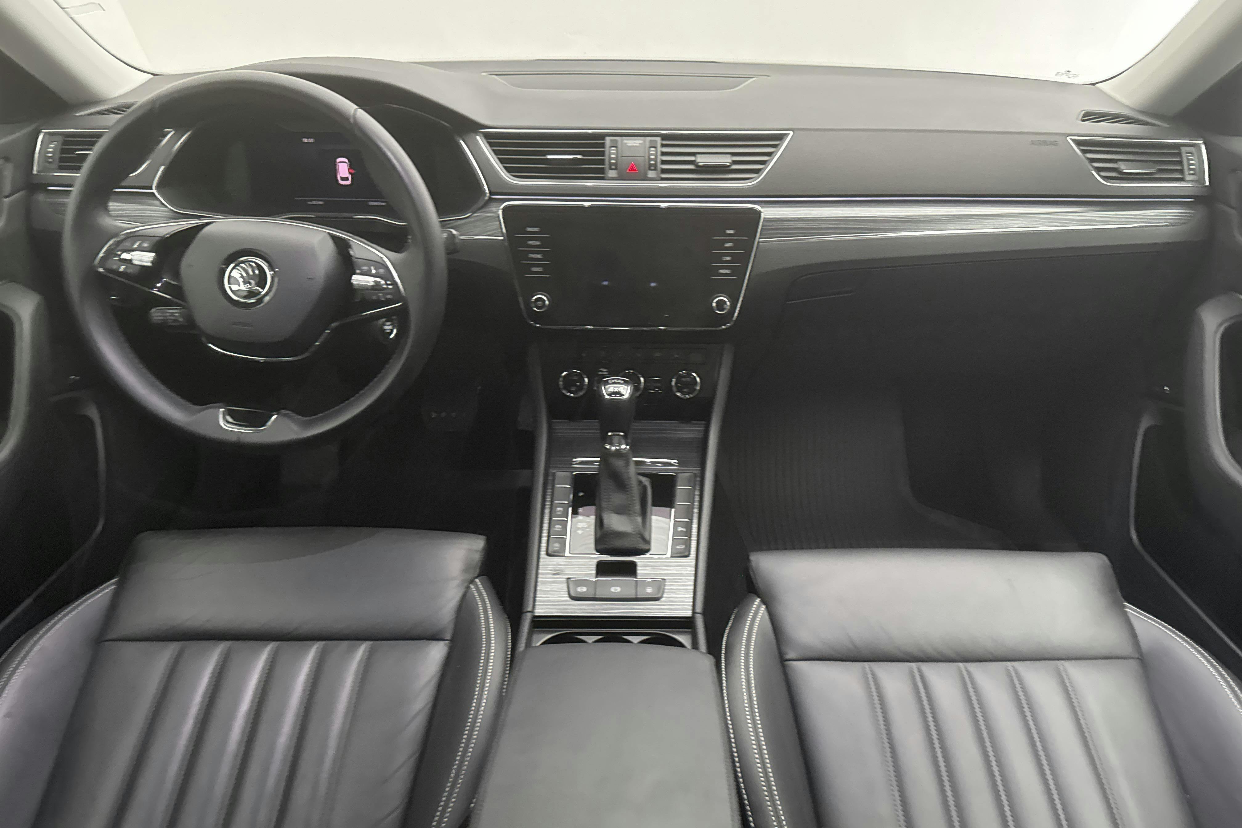 Skoda Superb 2.0 TDI Kombi 4x4 (200hk) - 3 595 mil - Automat - grå - 2022