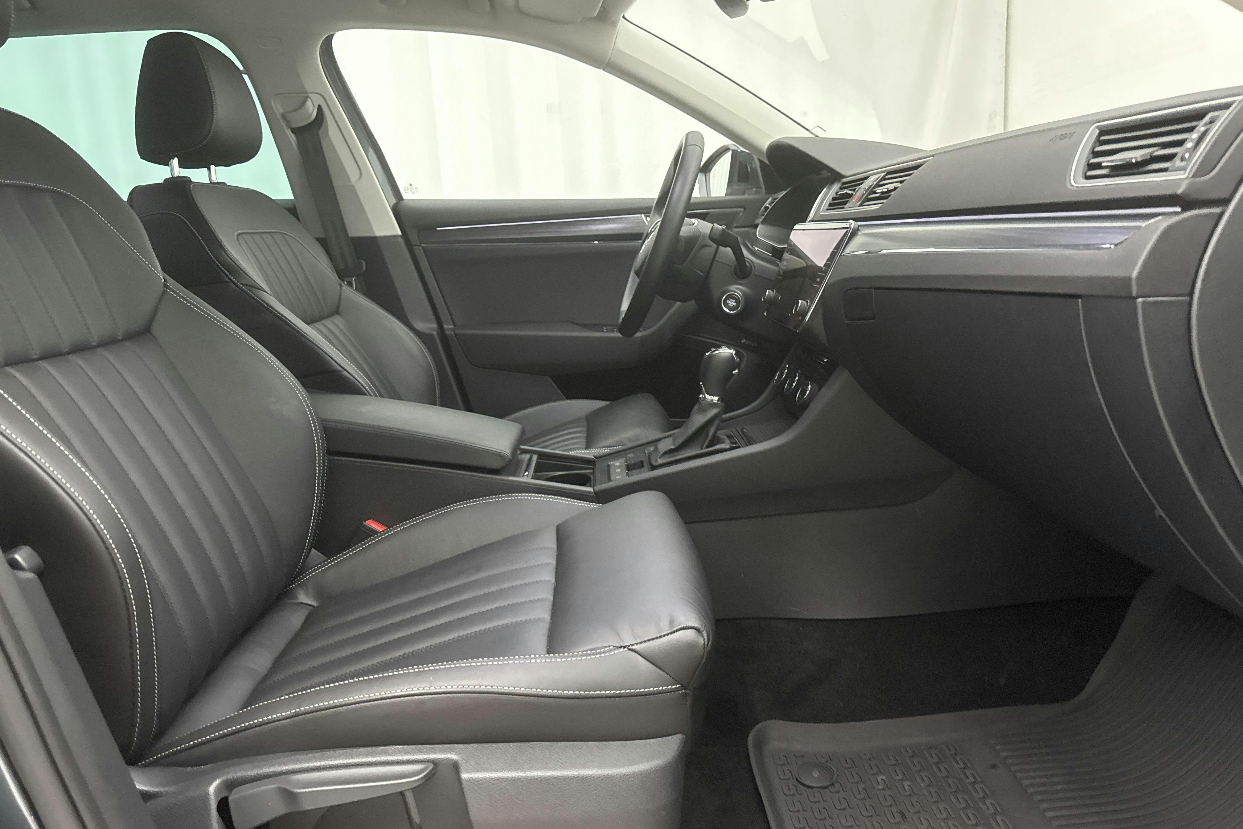 Skoda Superb 2.0 TDI Kombi 4x4 (200hk) - 3 595 mil - Automat - grå - 2022