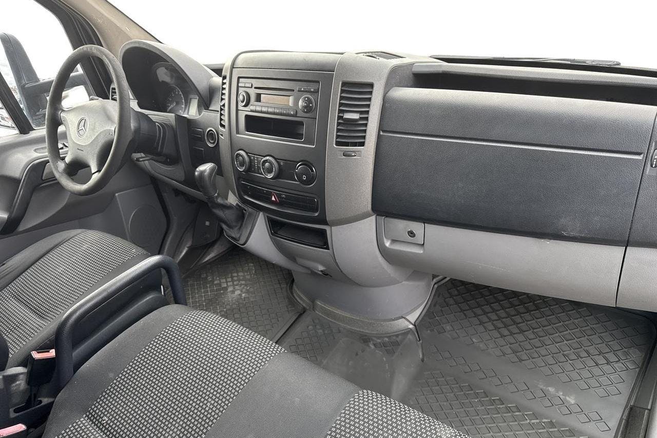 Mercedes Sprinter 315 CDI Volymskåp (150hk) - 15 698 mil - Automat - svart - 2008