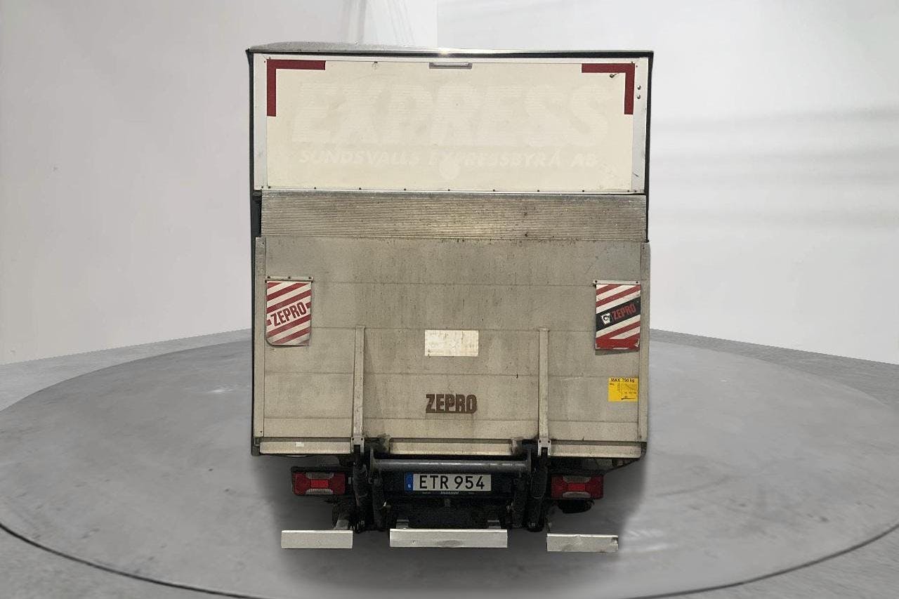 IVECO Daily 35 2.3 Volymskåp (146hk) - 18 035 mil - Manuell - vit - 2015