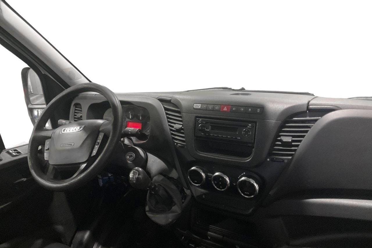 IVECO Daily 35 2.3 Volymskåp (146hk) - 18 035 mil - Manuell - vit - 2015