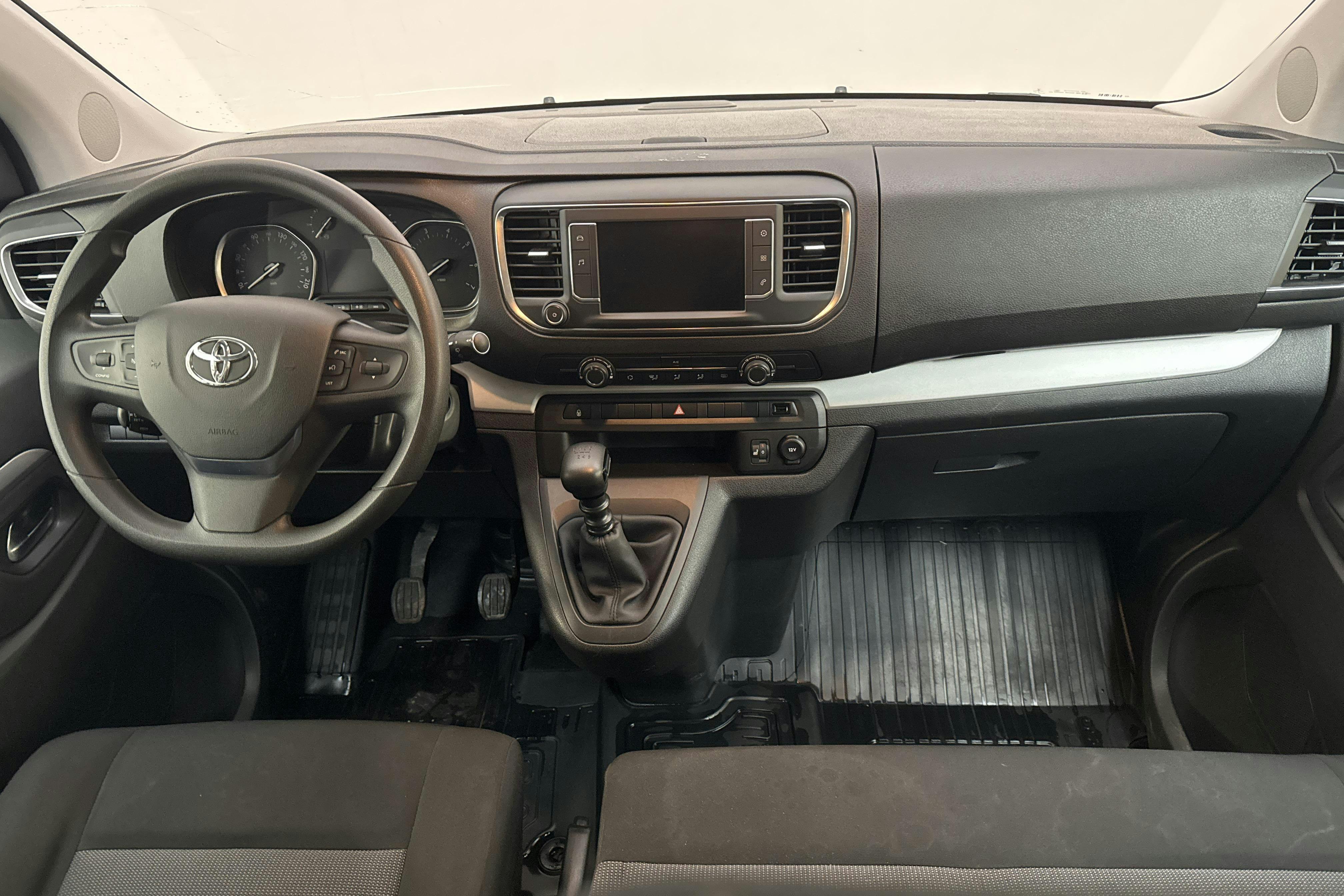Toyota PROACE Verso 1.5D (120hk) - 5 812 mil - Manuell - vit - 2020