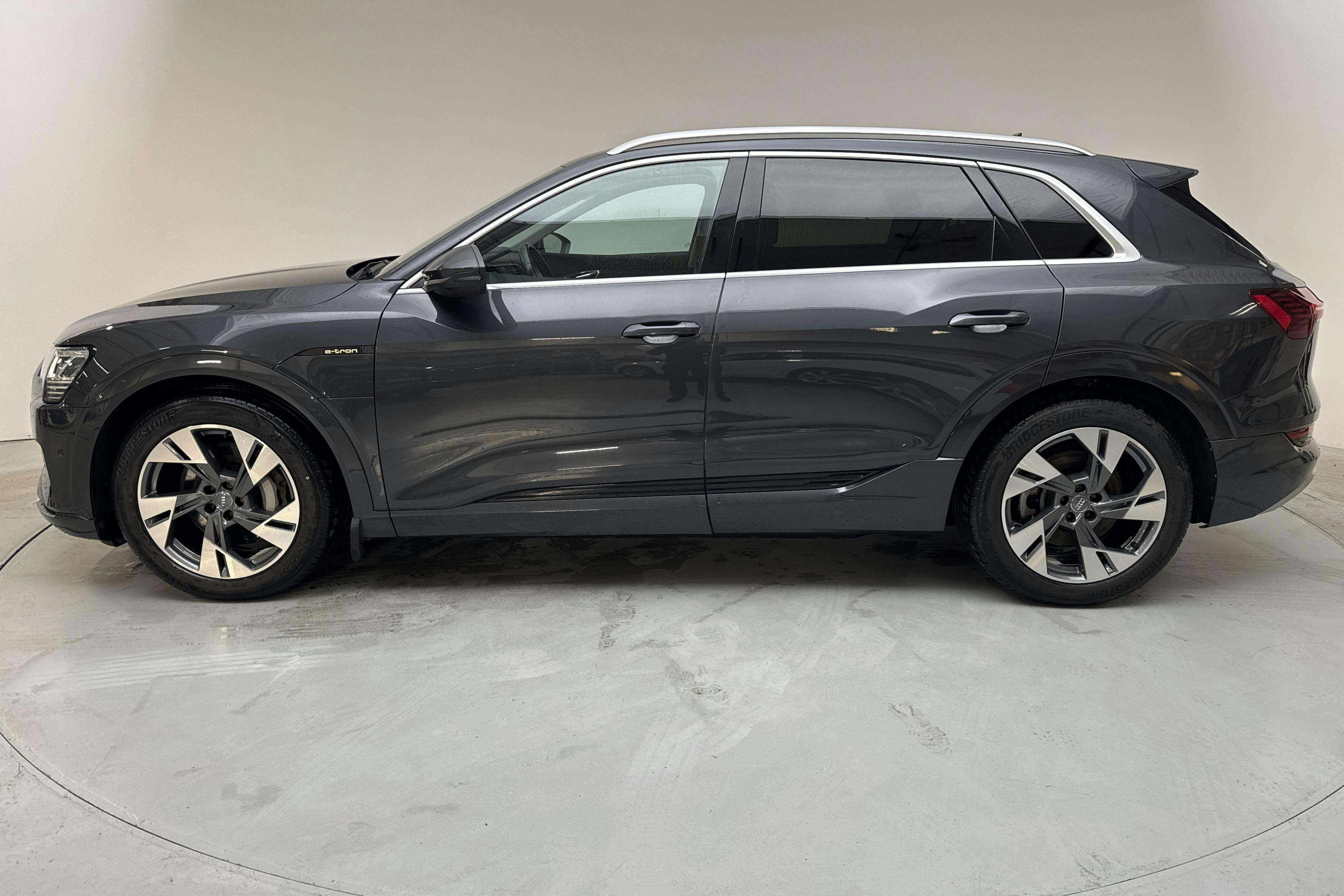 Audi e-tron 50 quattro 71 kWh (288hk) - 9 260 mil - Automat - grå - 2020