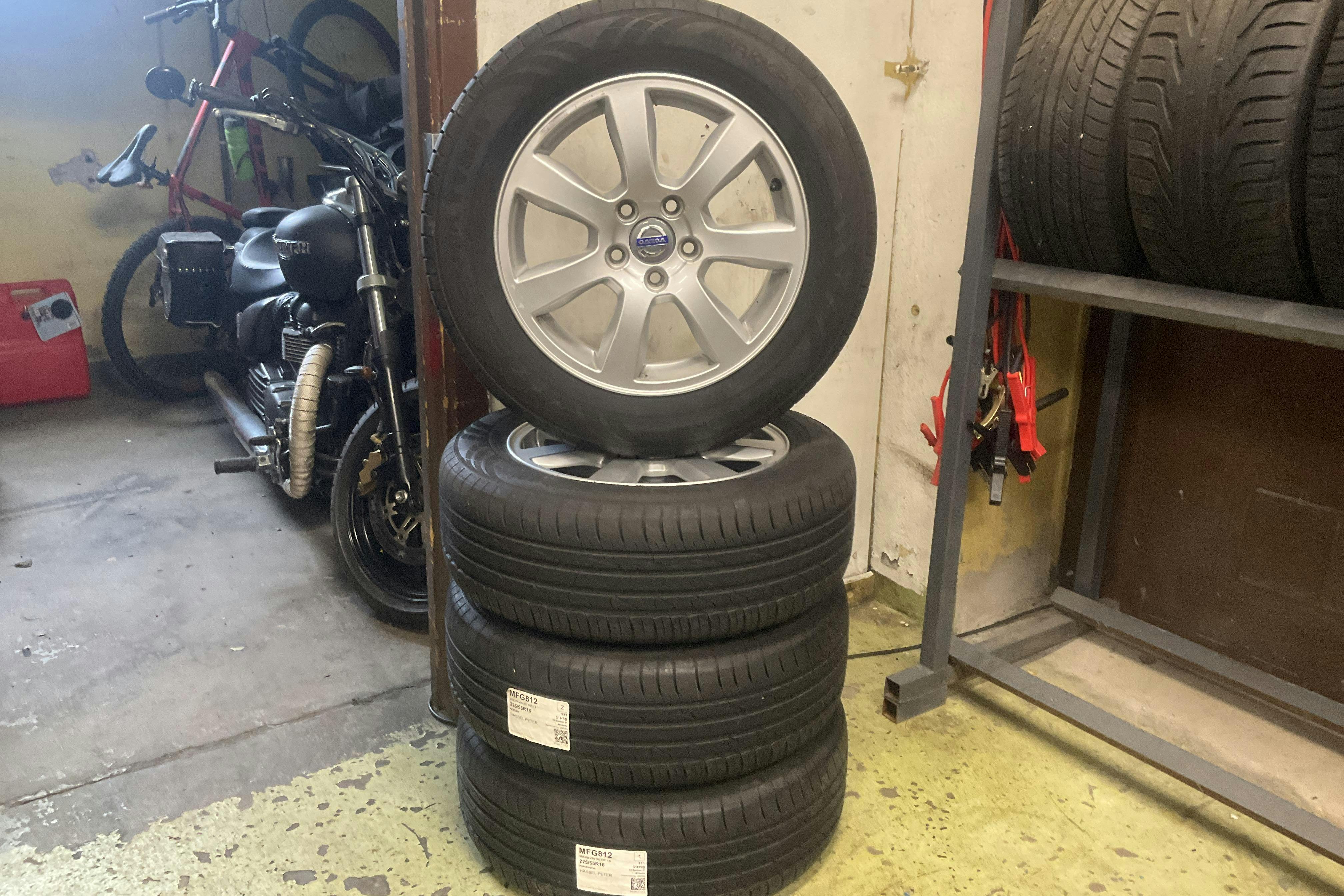 Volvo V70 II T4F (180hk) - 24 890 mil - Automat - blå - 2012