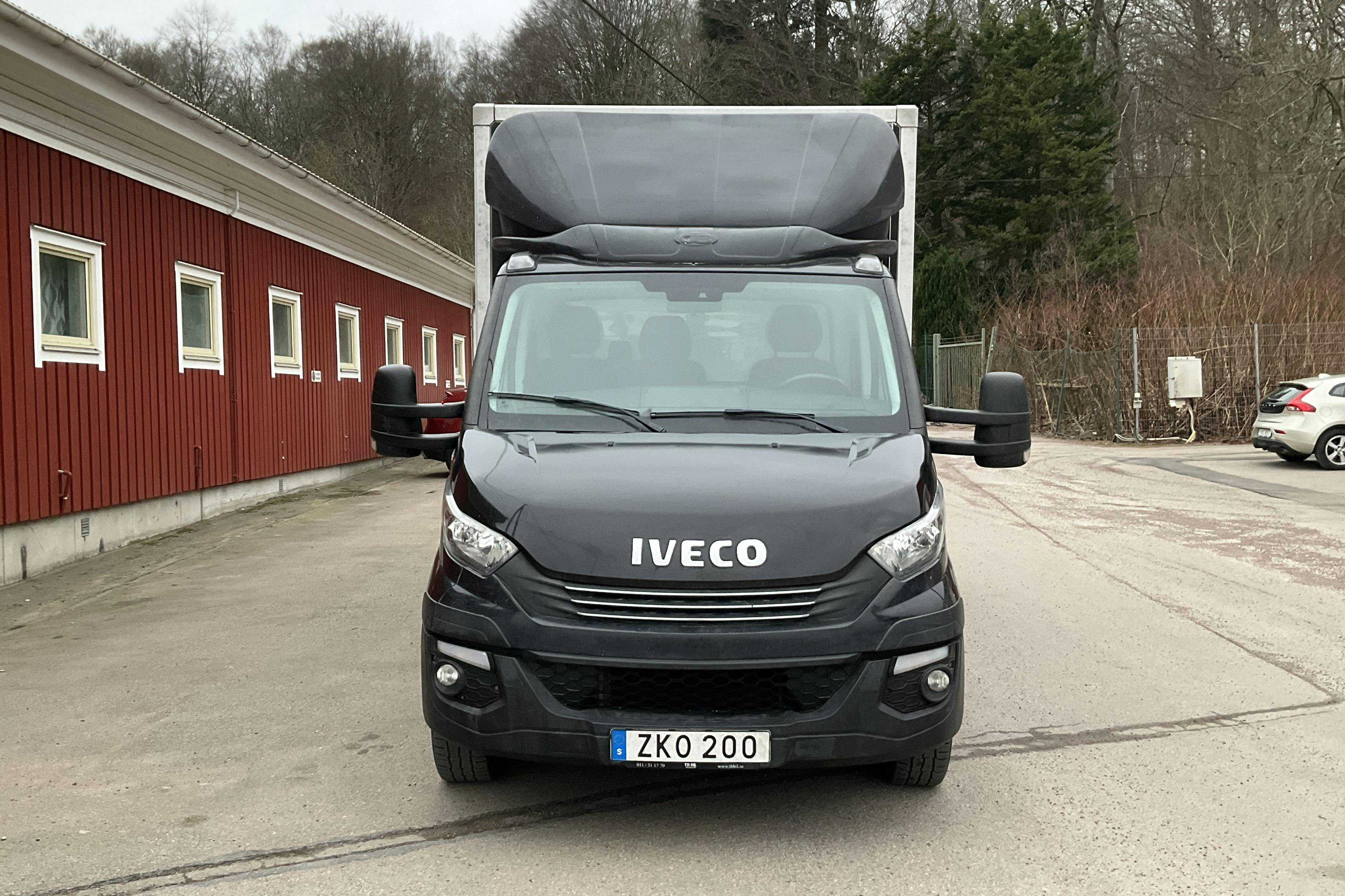 Iveco Daily 35 2.3 Volymskåp (156hk) - 8 568 mil - Automat - svart - 2018