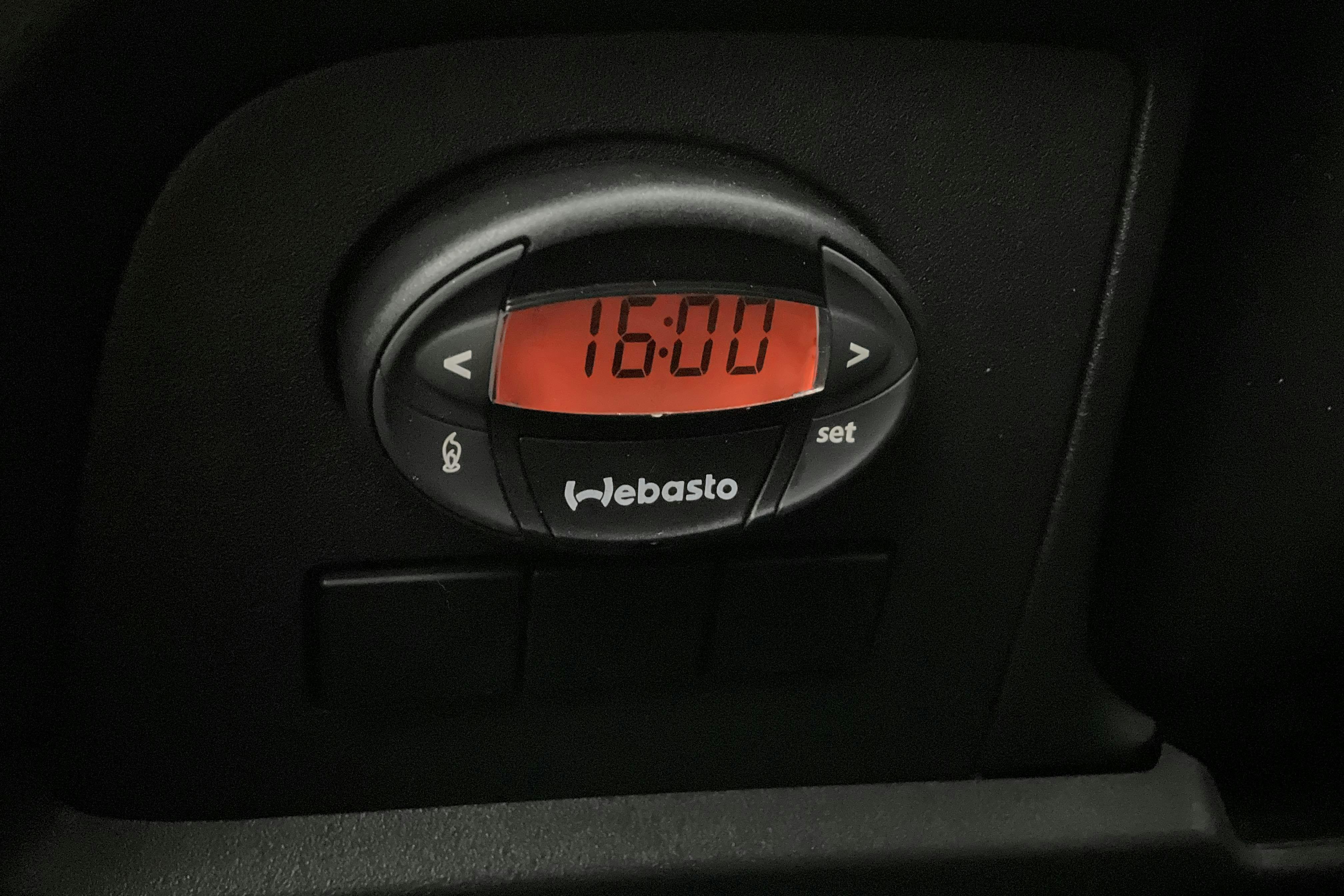 Iveco Daily 35 2.3 Volymskåp (156hk) - 8 568 mil - Automat - svart - 2018