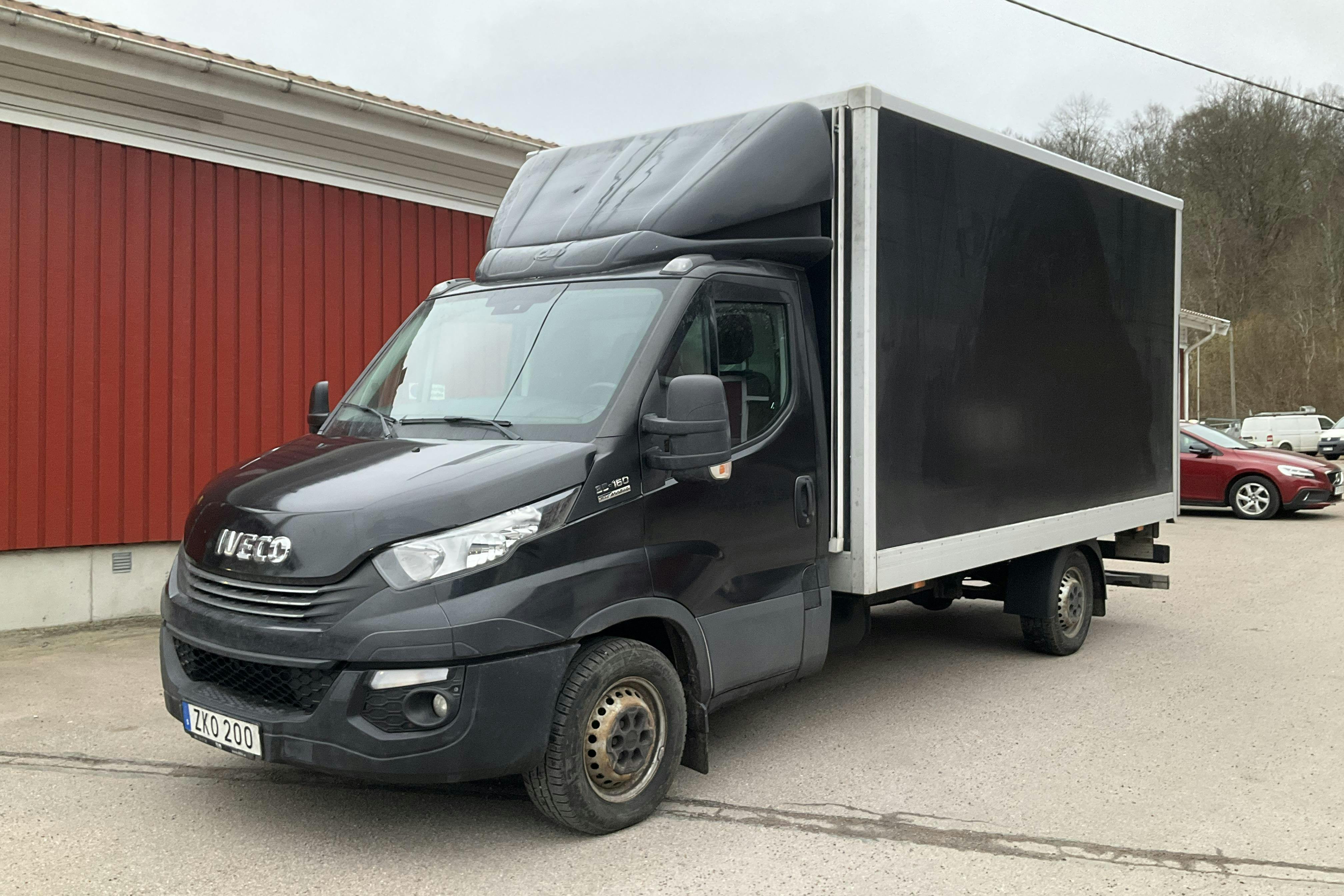 Iveco Daily 35 2.3 Volymskåp (156hk) - 8 568 mil - Automat - svart - 2018