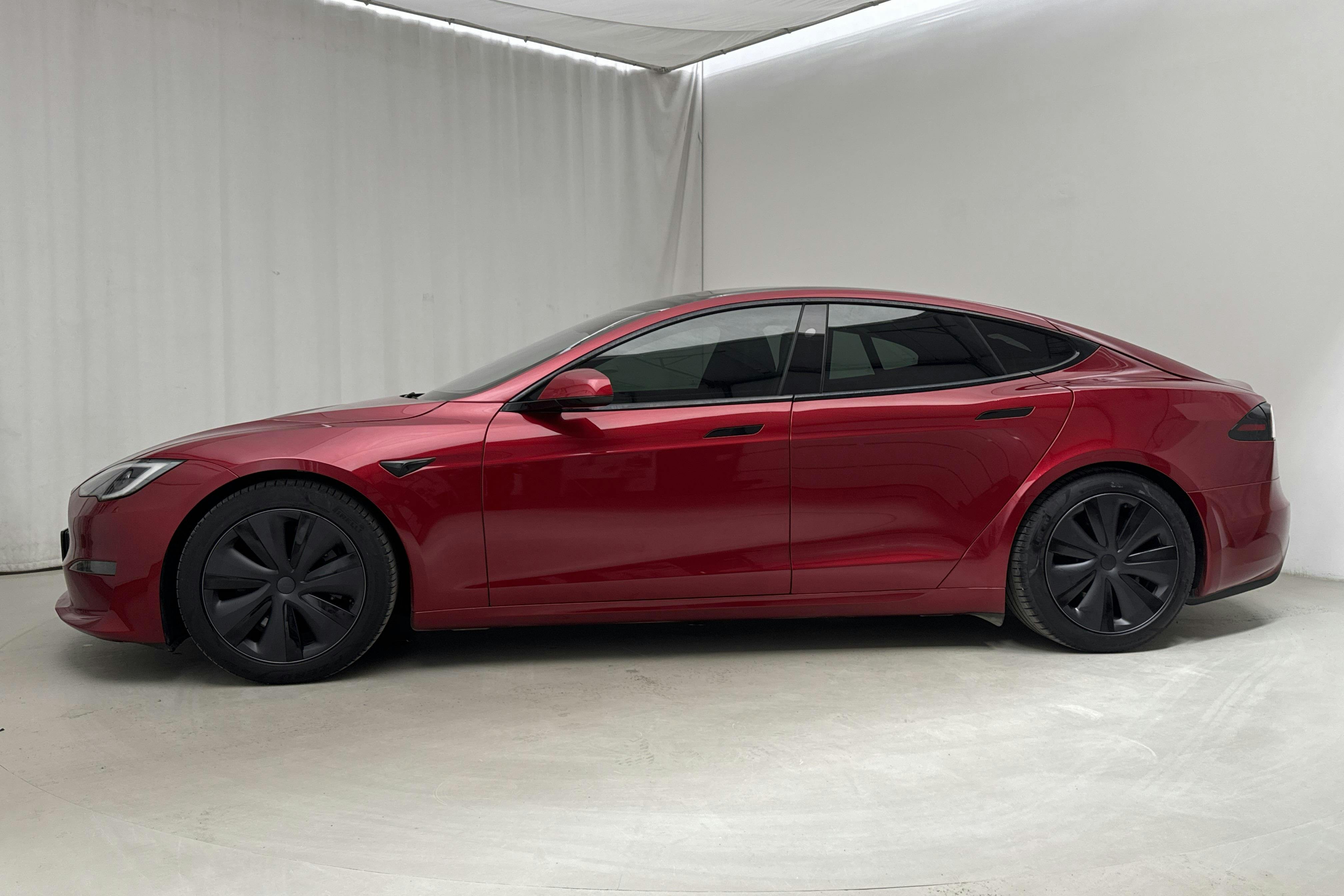 Tesla Model S Dual Motor Long Range AWD - 2 925 mil - Automat - röd - 2023