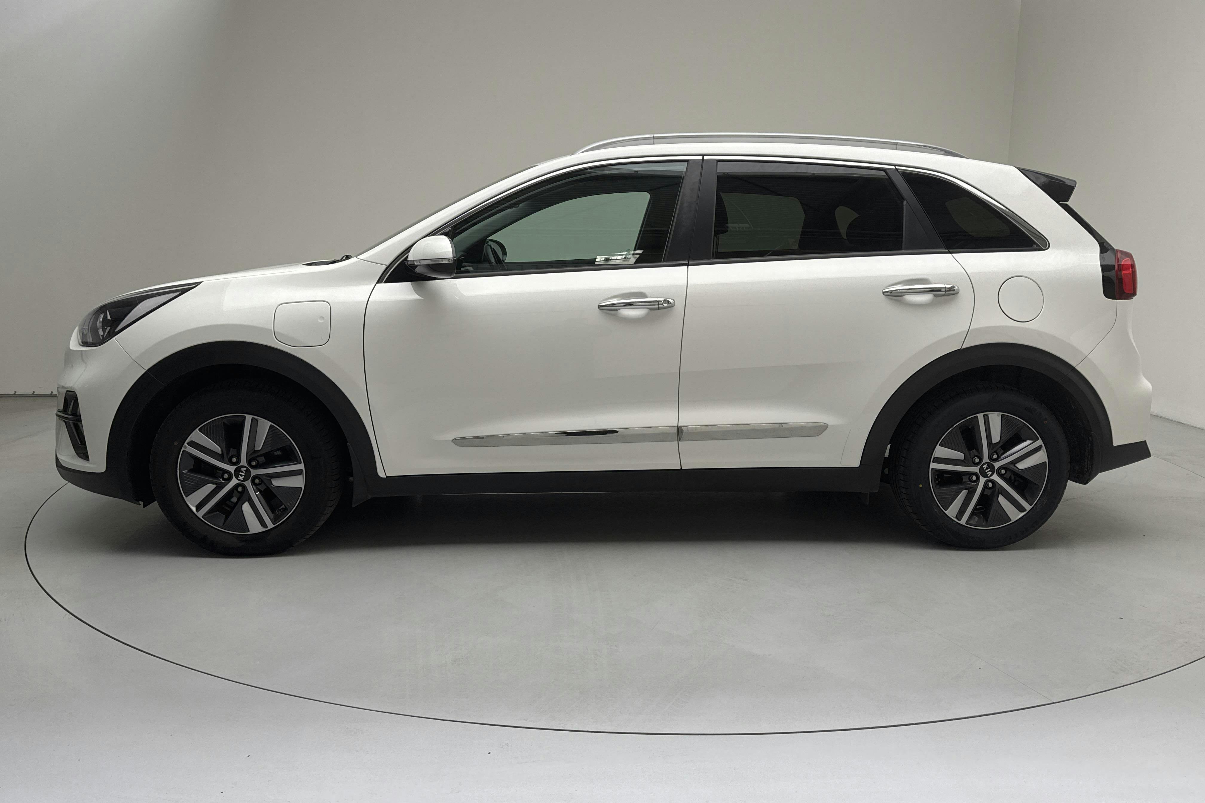 KIA Niro Plug-in Hybrid 1.6 (141hk) - 59 470 km - Automatyczna - biały - 2020