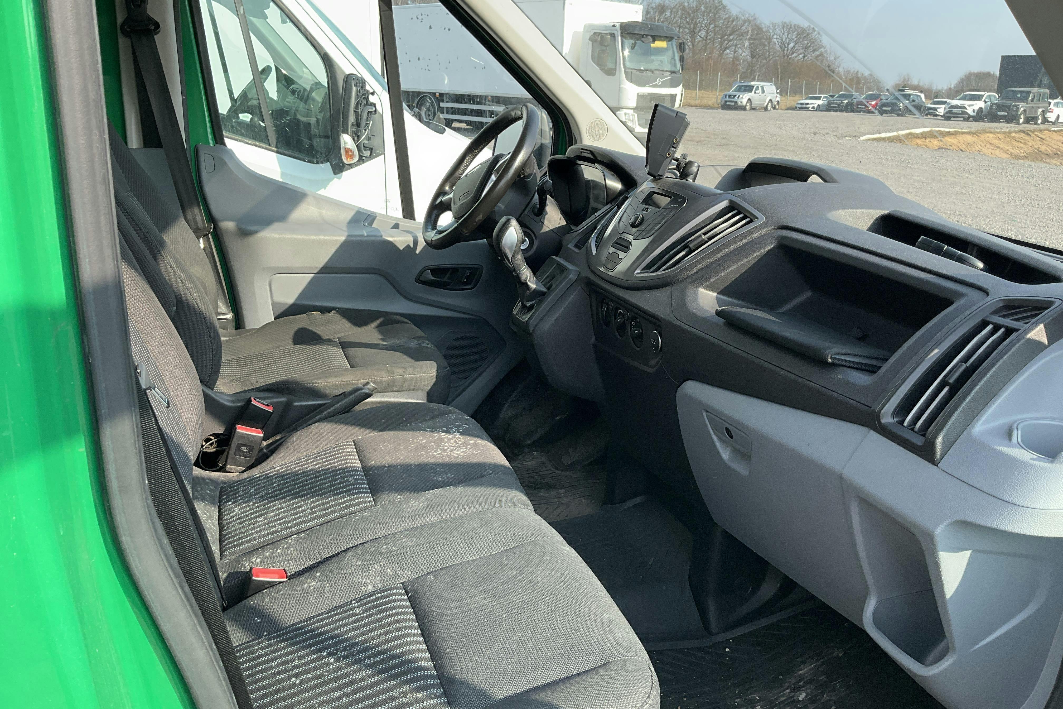 Ford Transit 350 2.0 TDCi 2WD Volymskåp (170hk) - 23 796 mil - Automat - grön - 2018