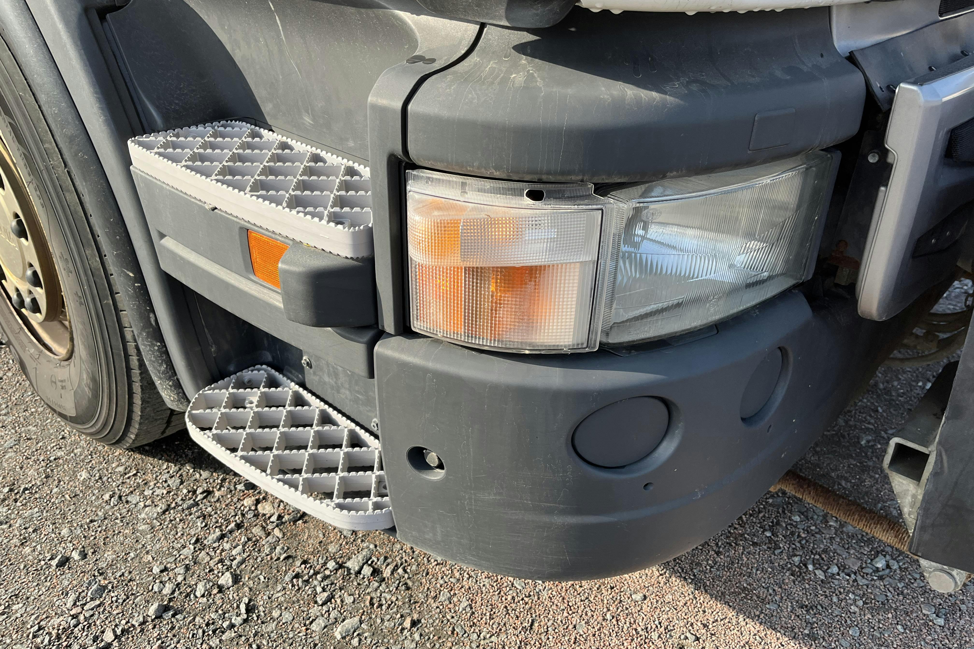 Scania P400 - 247 623 km - Automat - silver - 2012