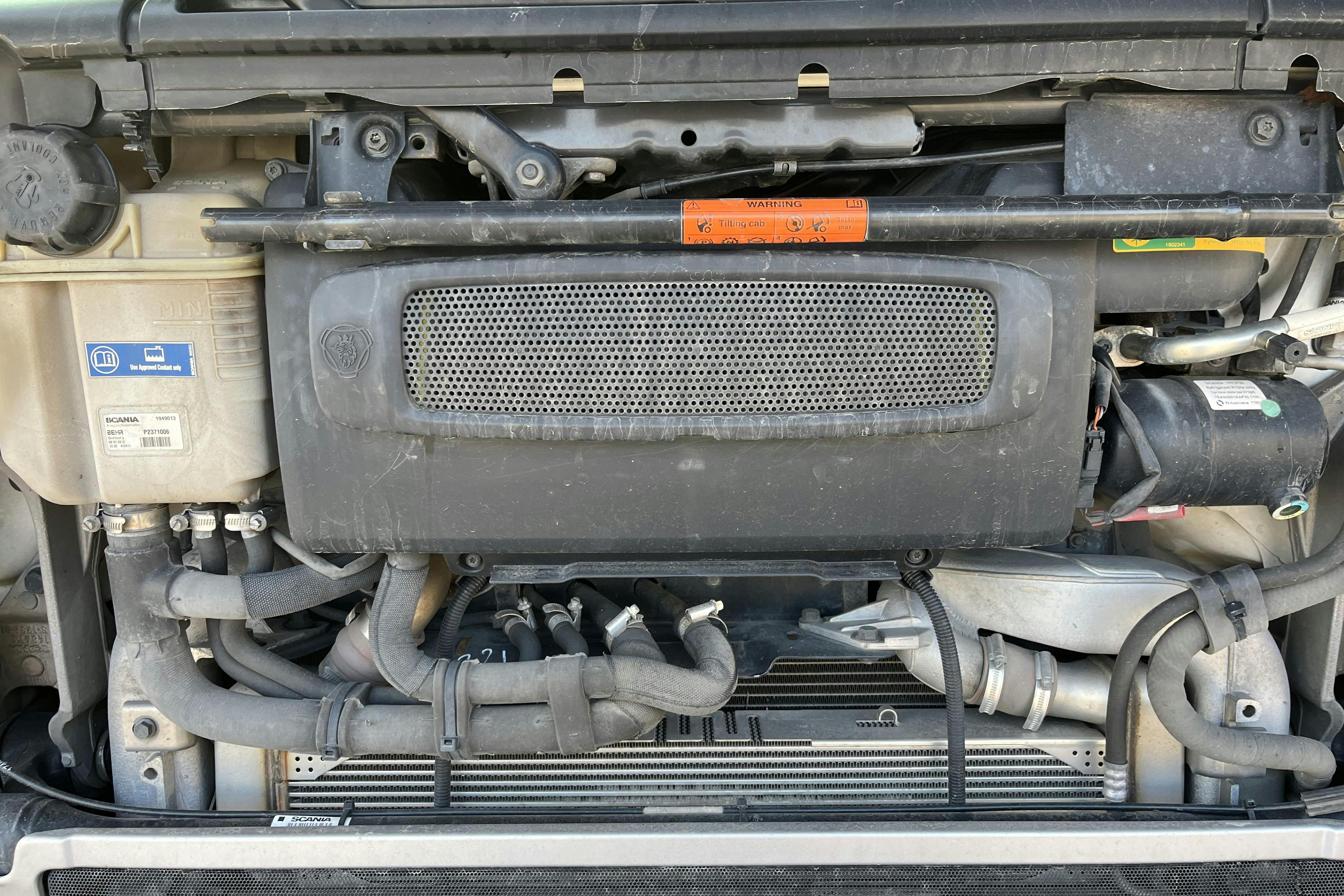 Scania P400 - 247 623 km - Automat - silver - 2012