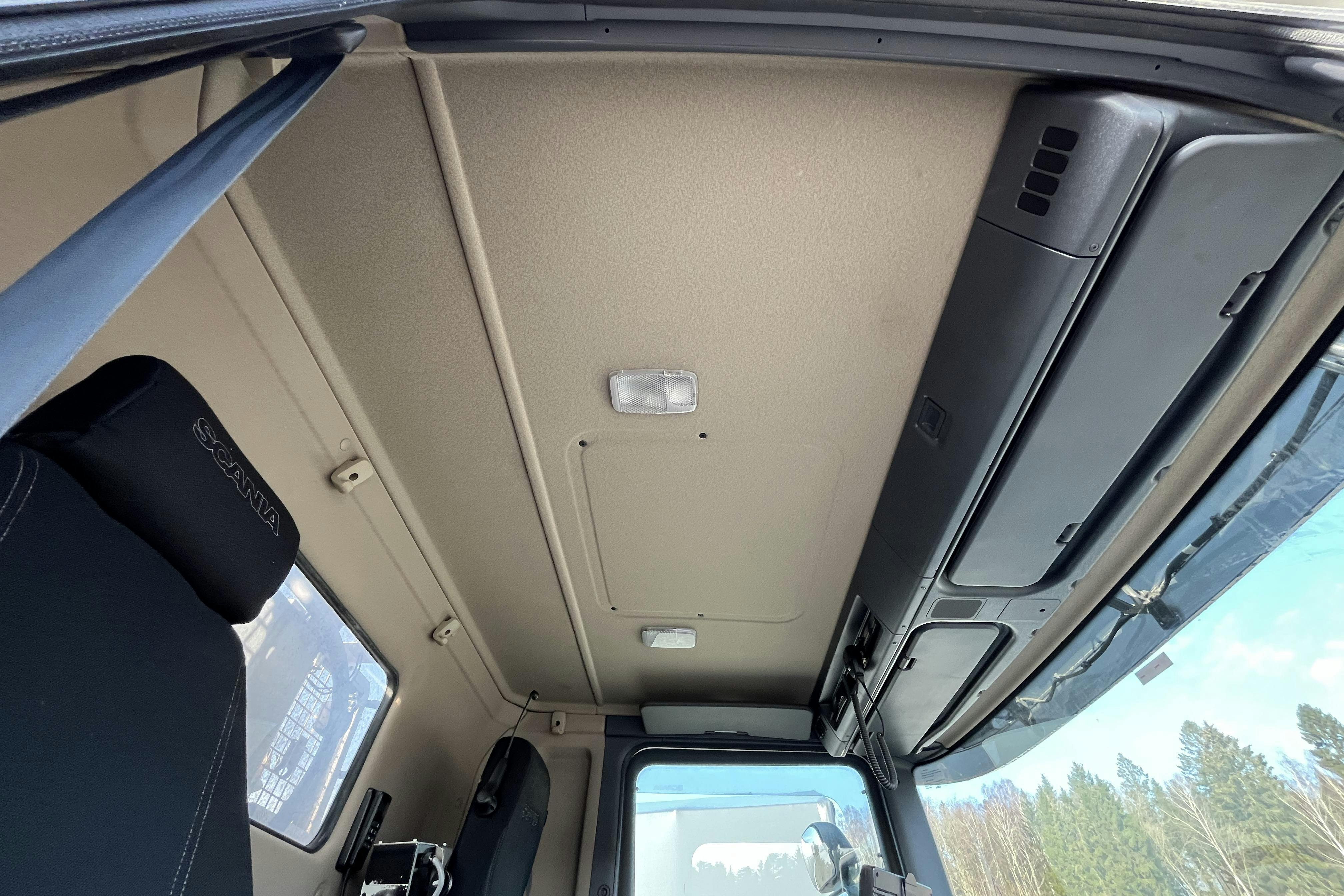 Scania P400 - 247 623 km - Automat - silver - 2012
