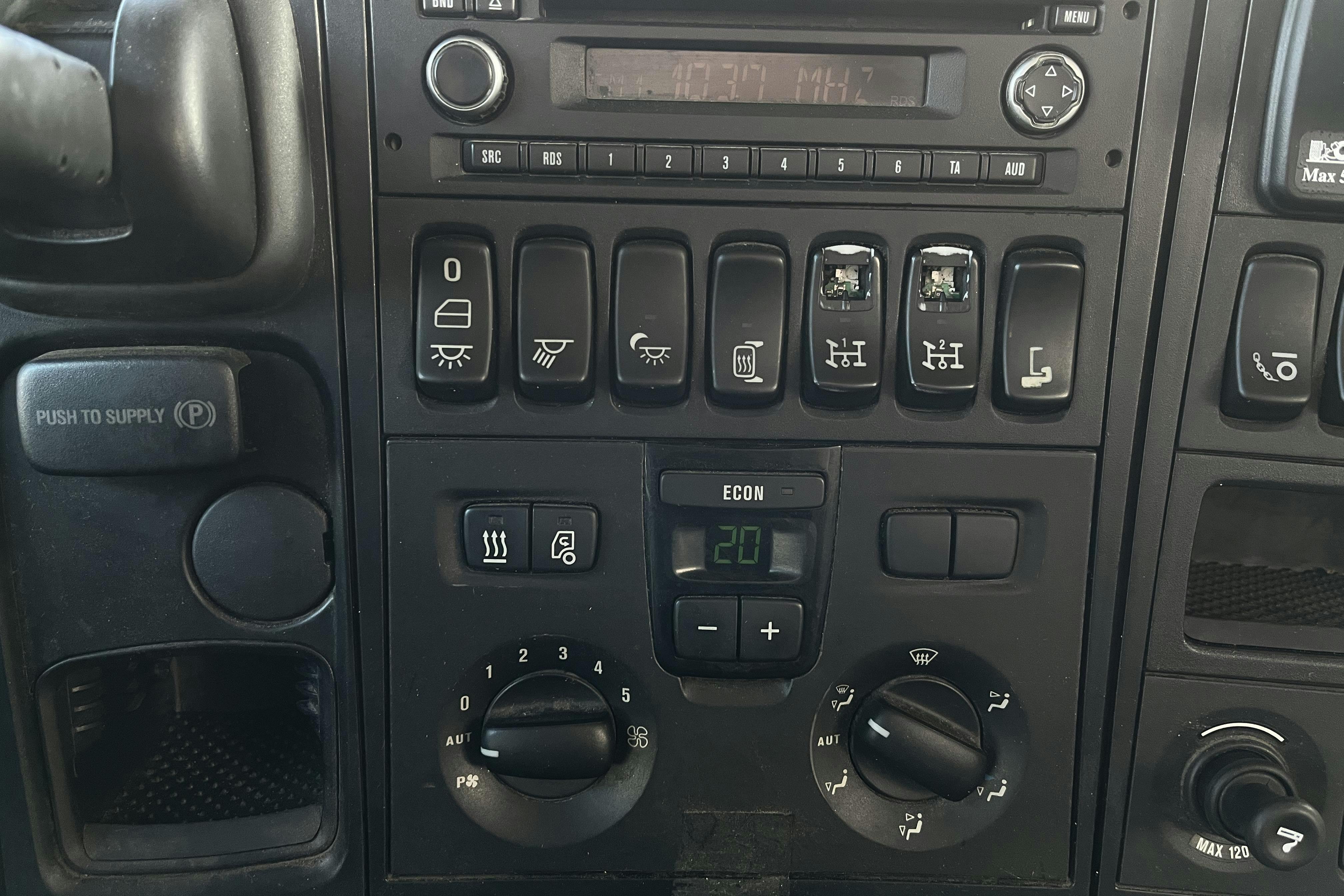 Scania P400 - 247 623 km - Automat - silver - 2012