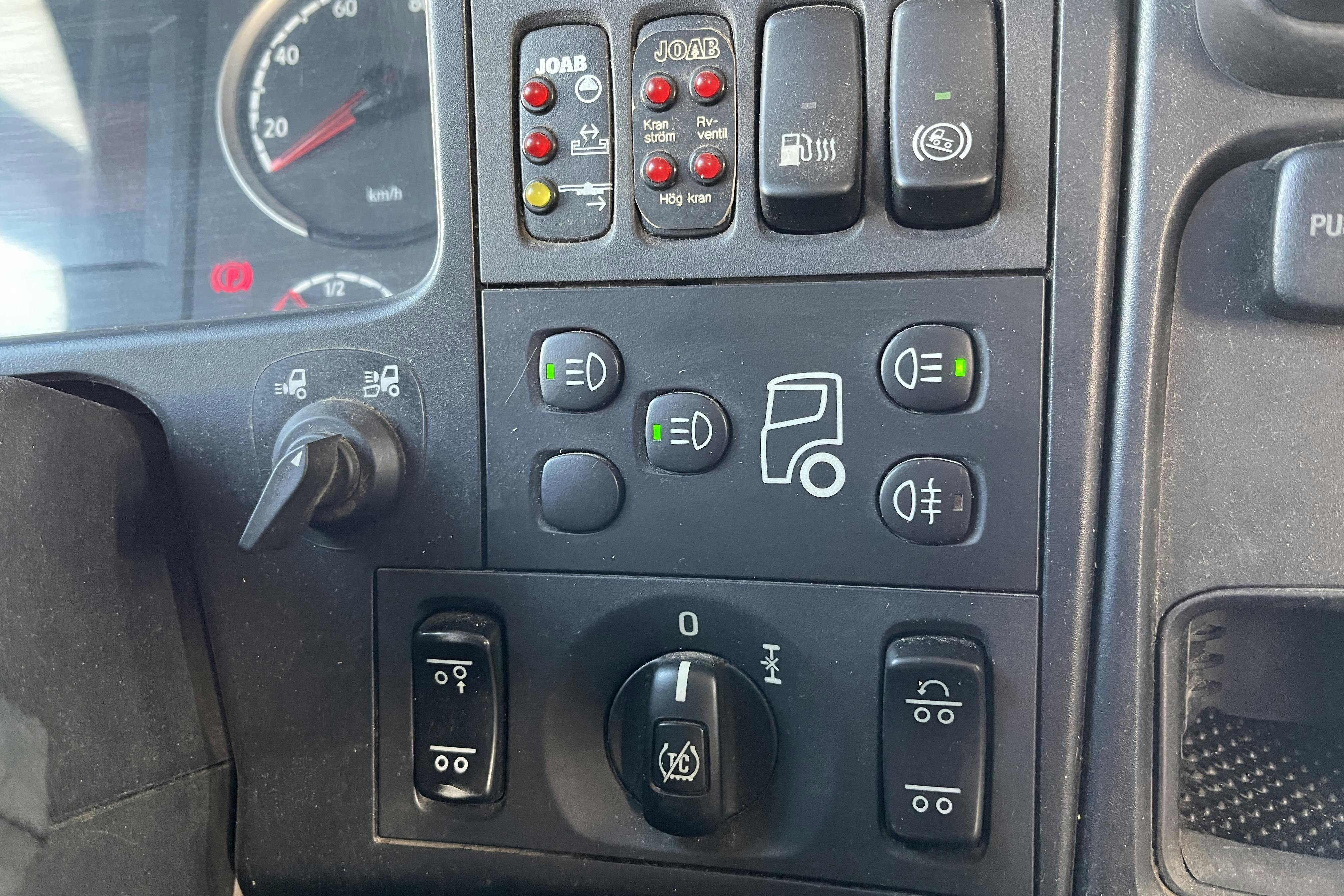 Scania P400 - 247 623 km - Automat - silver - 2012