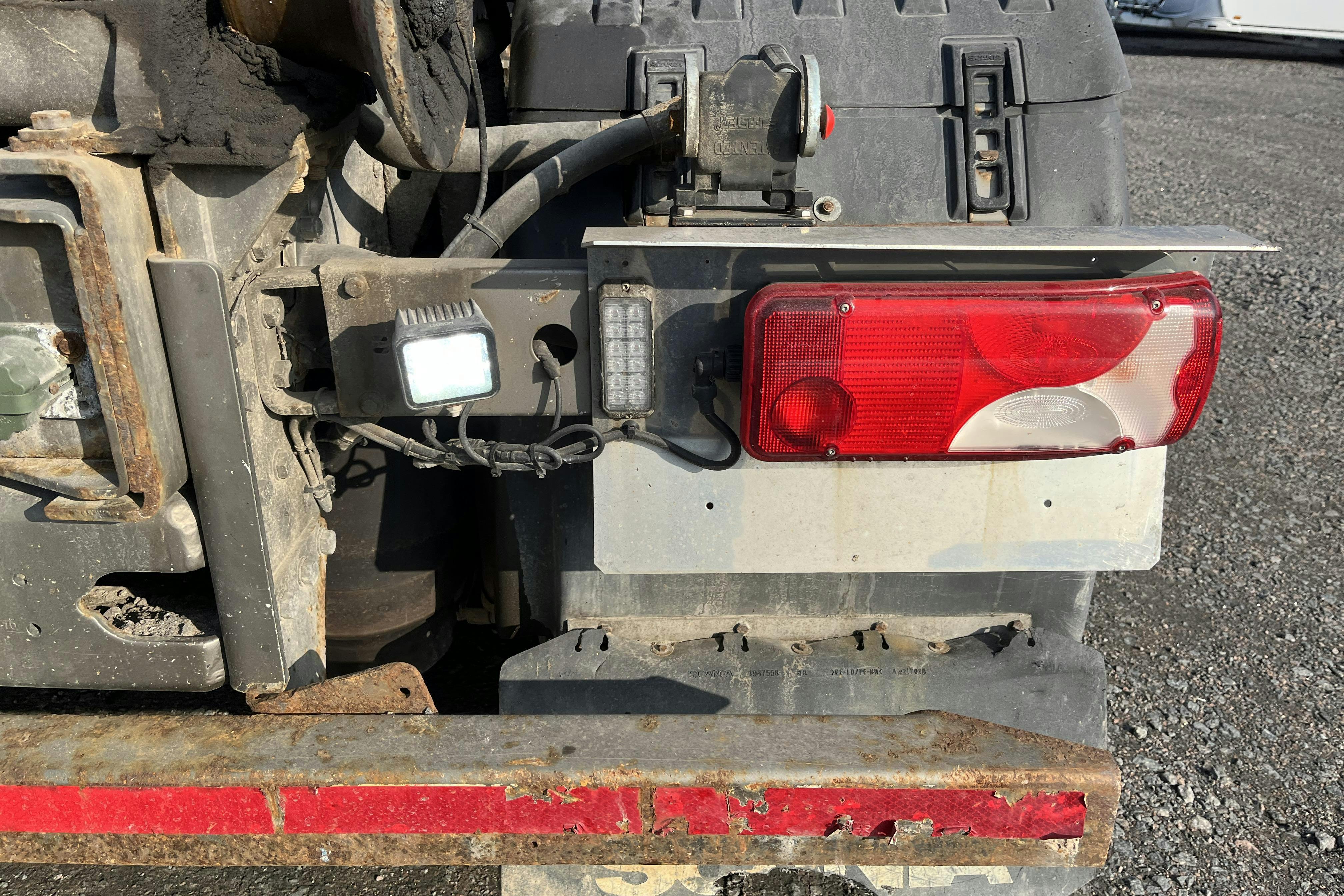 Scania P400 - 247 623 km - Automat - silver - 2012