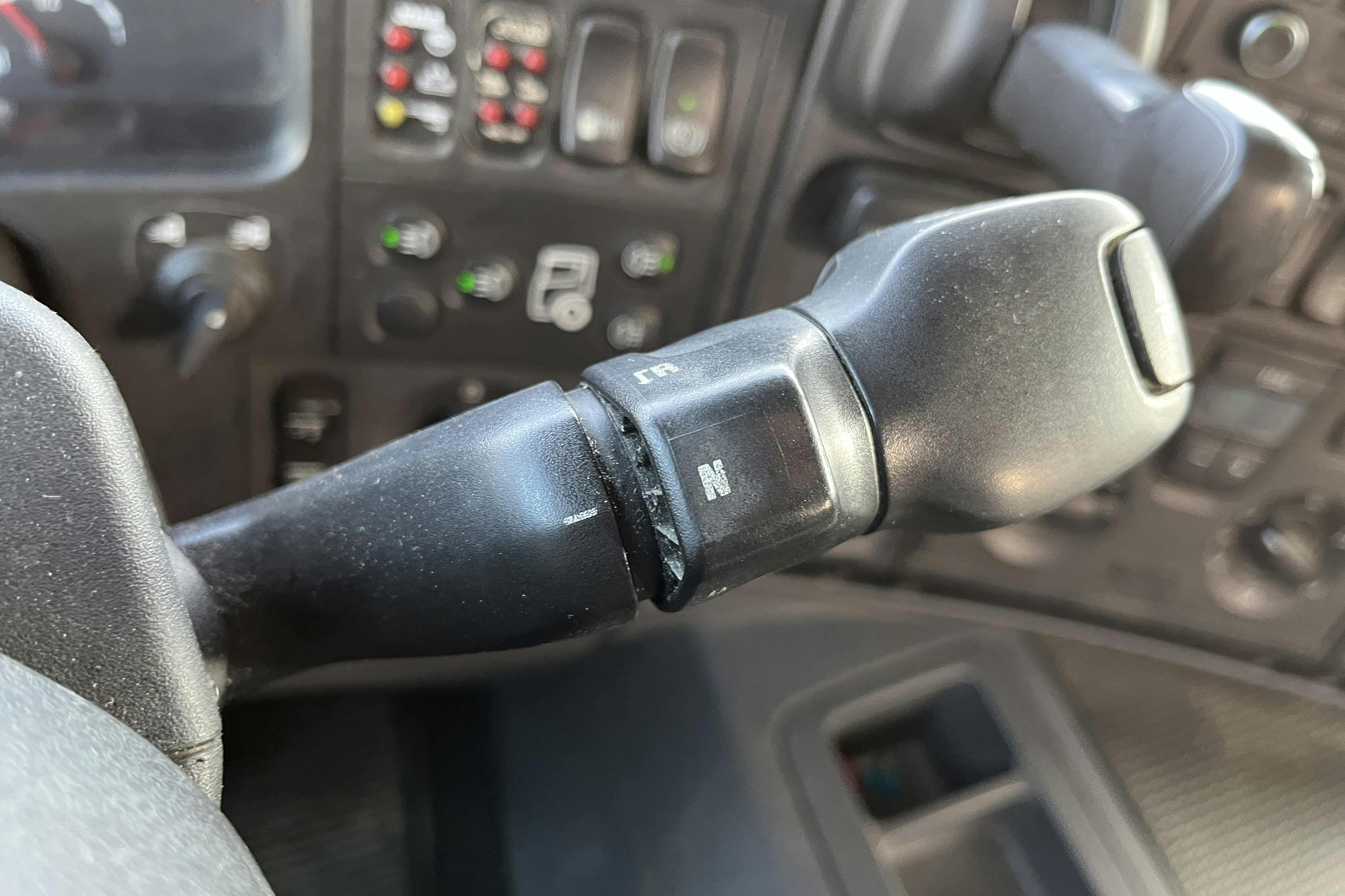 Scania P400 - 247 623 km - Automat - silver - 2012