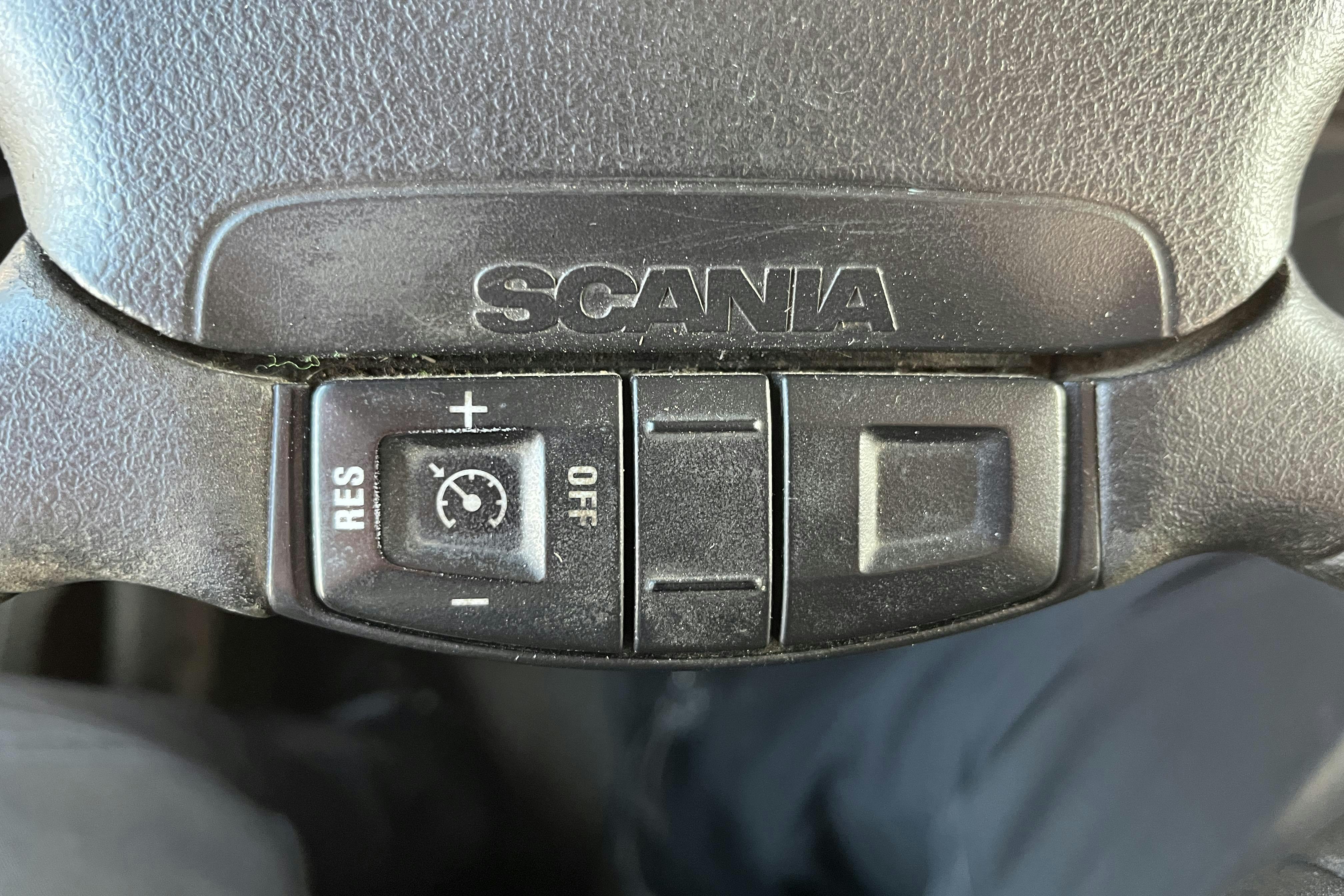 Scania P400 - 247 623 km - Automat - silver - 2012