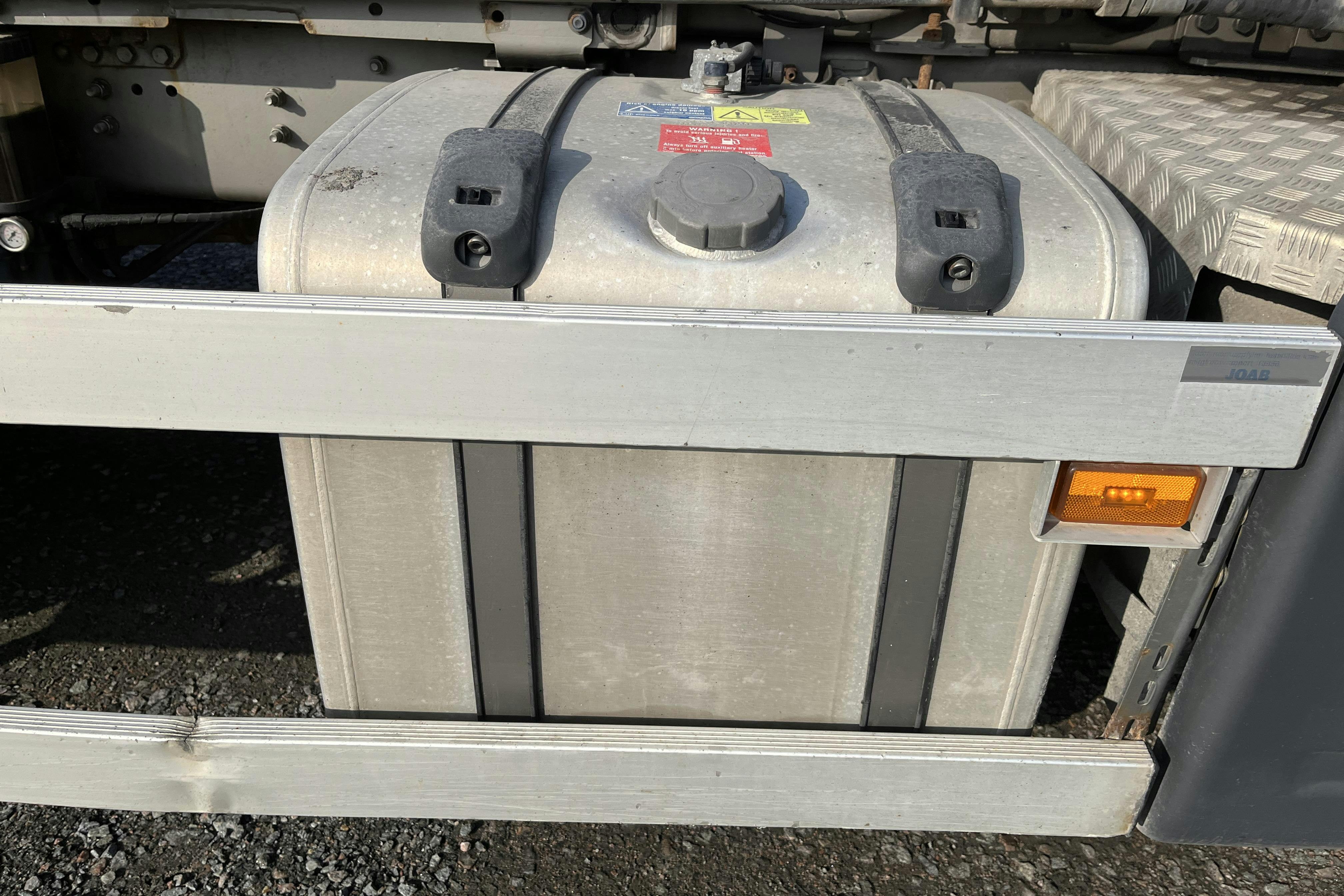 Scania P400 - 247 623 km - Automat - silver - 2012