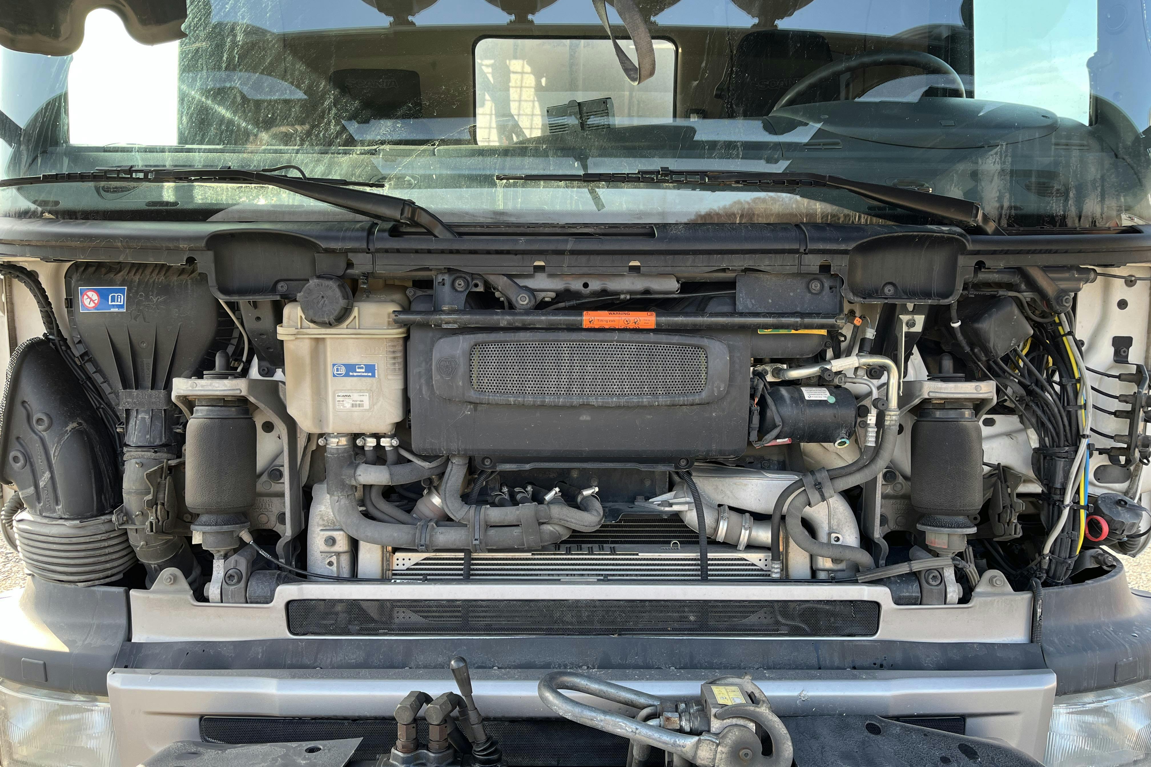 Scania P400 - 247 623 km - Automat - silver - 2012