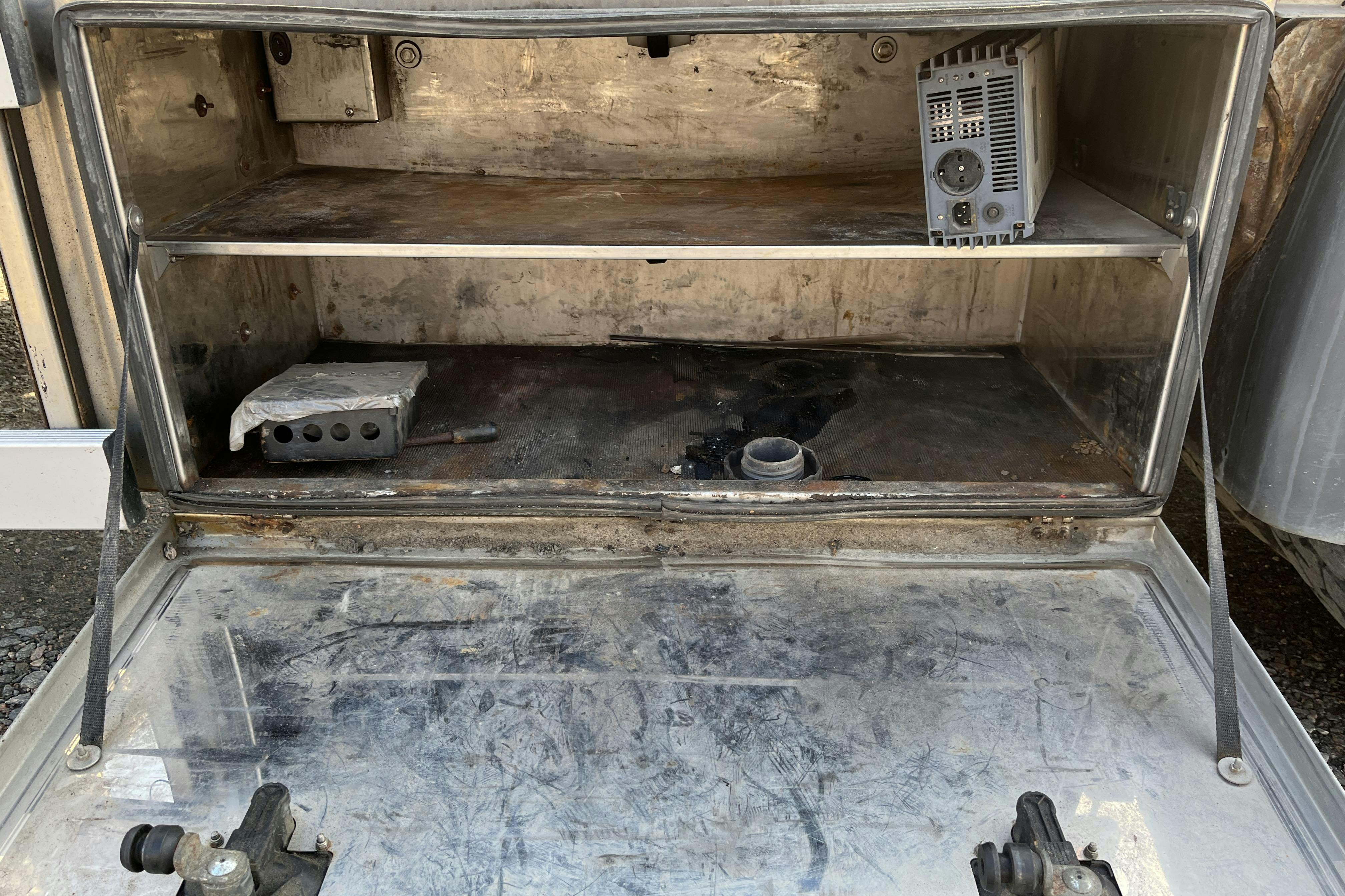 Scania P400 - 247 623 km - Automat - silver - 2012