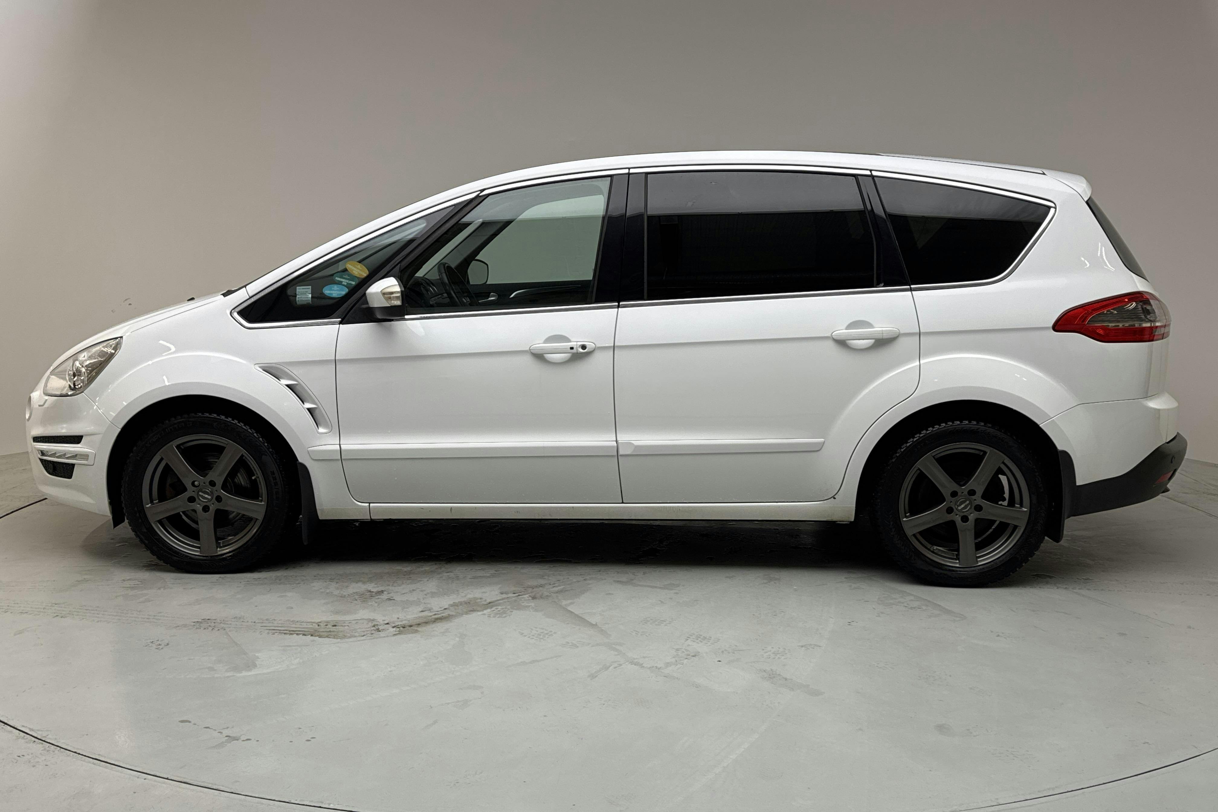 Ford S-MAX 2.0 Duratorq TDCi (140hk) - 9 900 mil - Automat - vit - 2015