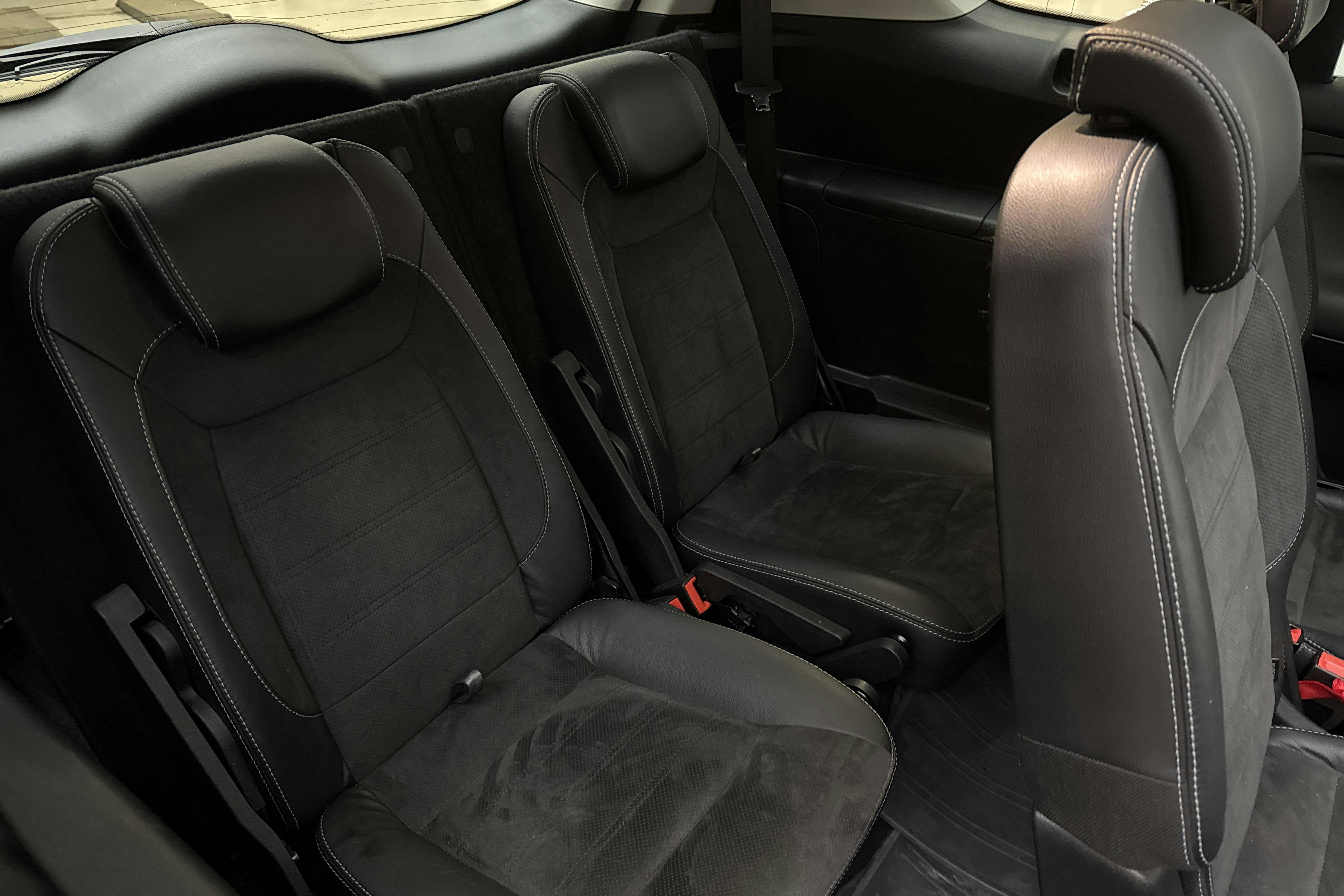 Ford S-MAX 2.0 Duratorq TDCi (140hk) - 9 900 mil - Automat - vit - 2015