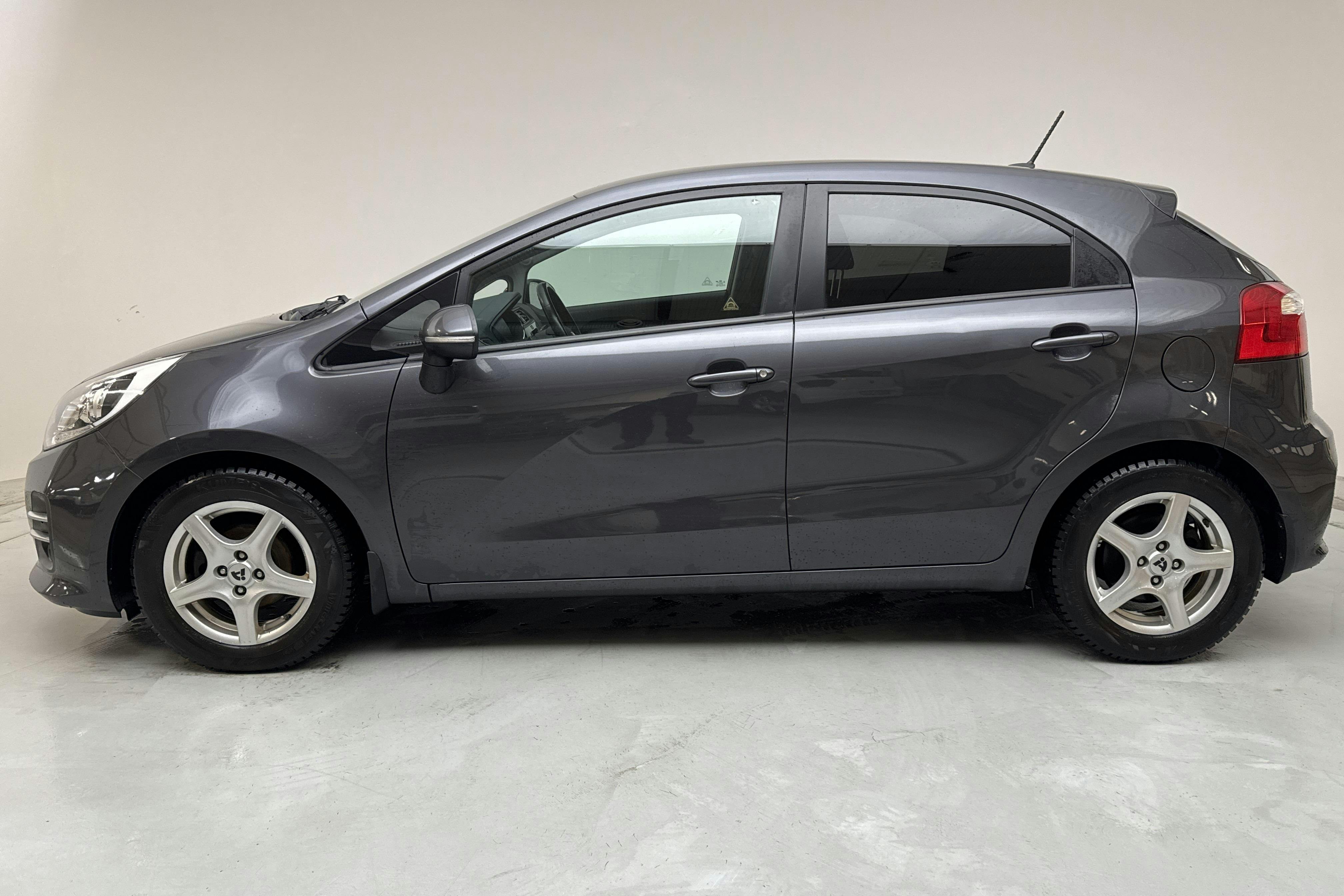 KIA Rio 1.2 (85hk) - 117 360 km - Manual - gray - 2016