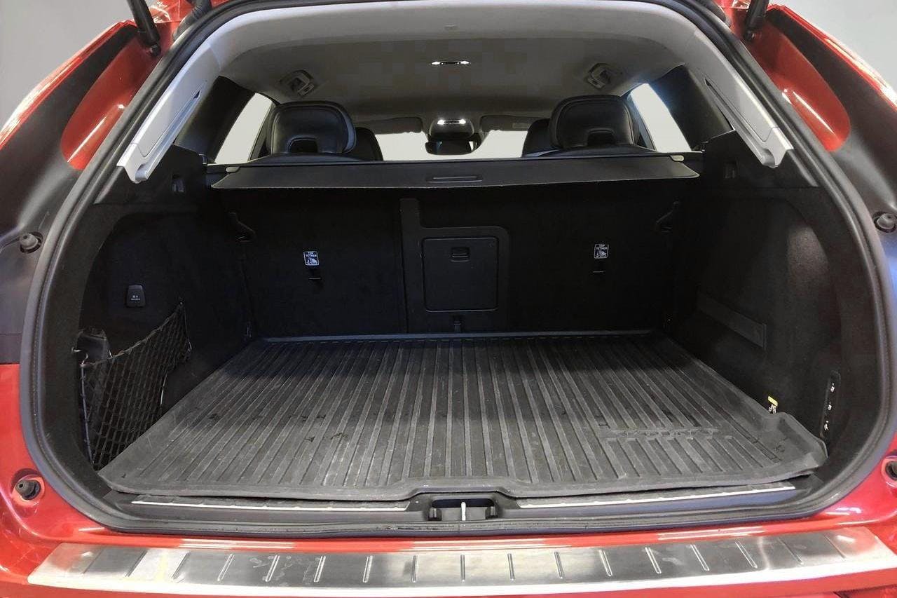 Volvo XC60 D4 AWD (190hk) - 14 896 mil - Automat - röd - 2019