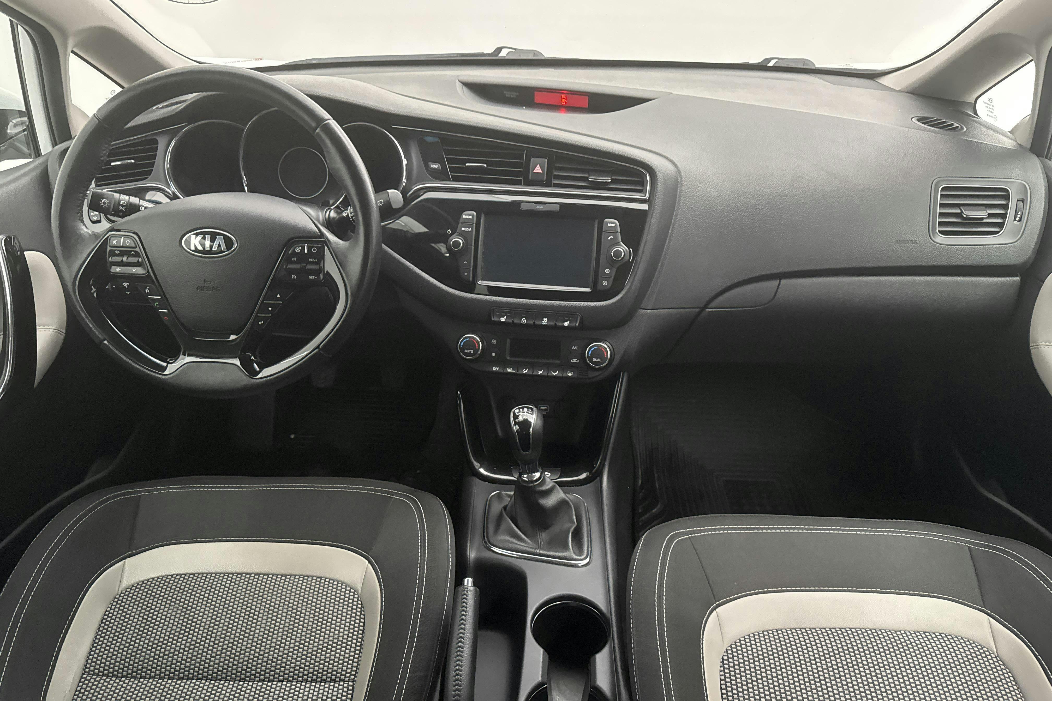 KIA Cee'd 1.6 SW (135hk) - 99 430 km - Manualna - biały - 2018