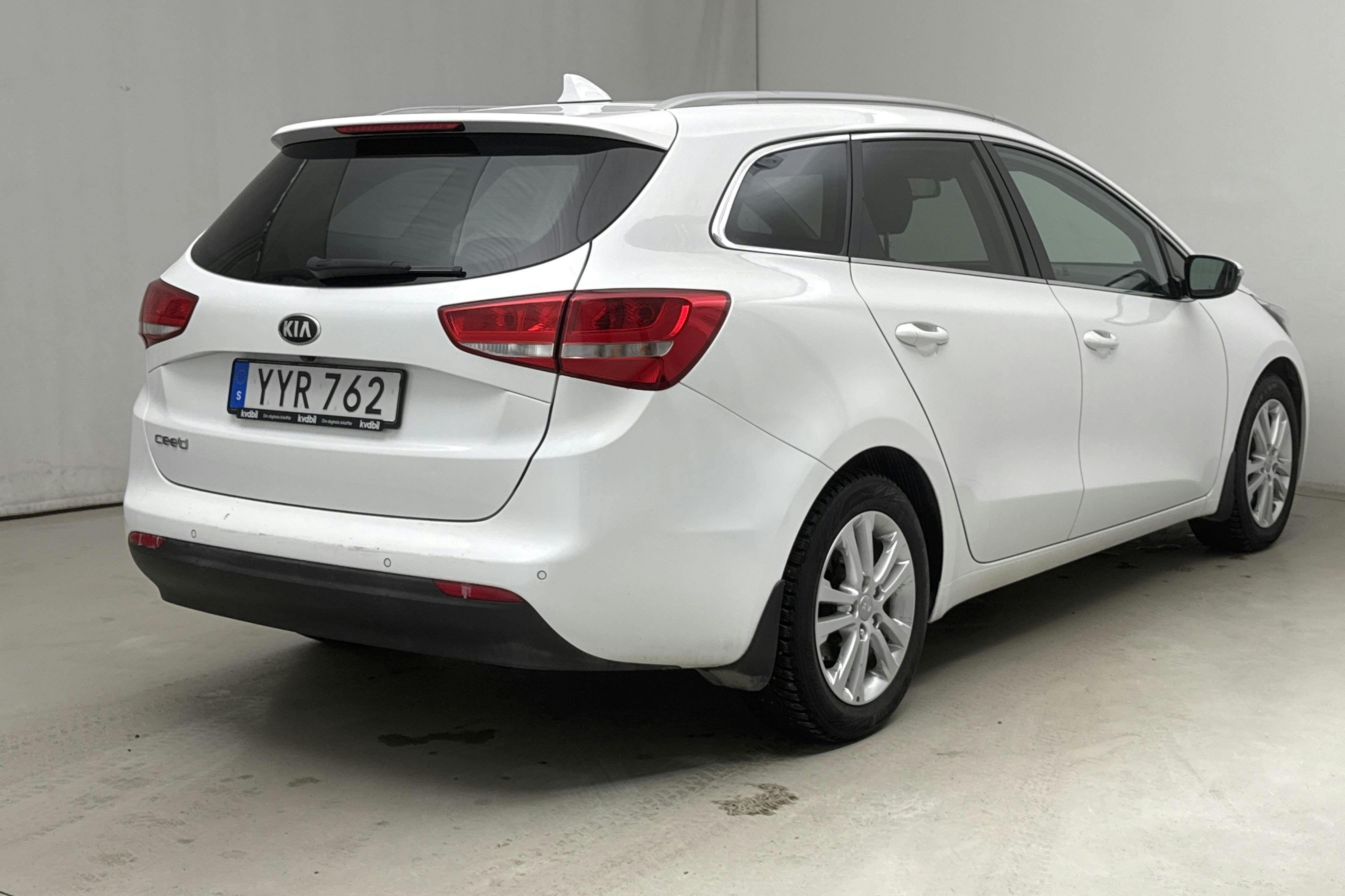 KIA Cee'd 1.6 SW (135hk) - 99 430 km - Manualna - biały - 2018