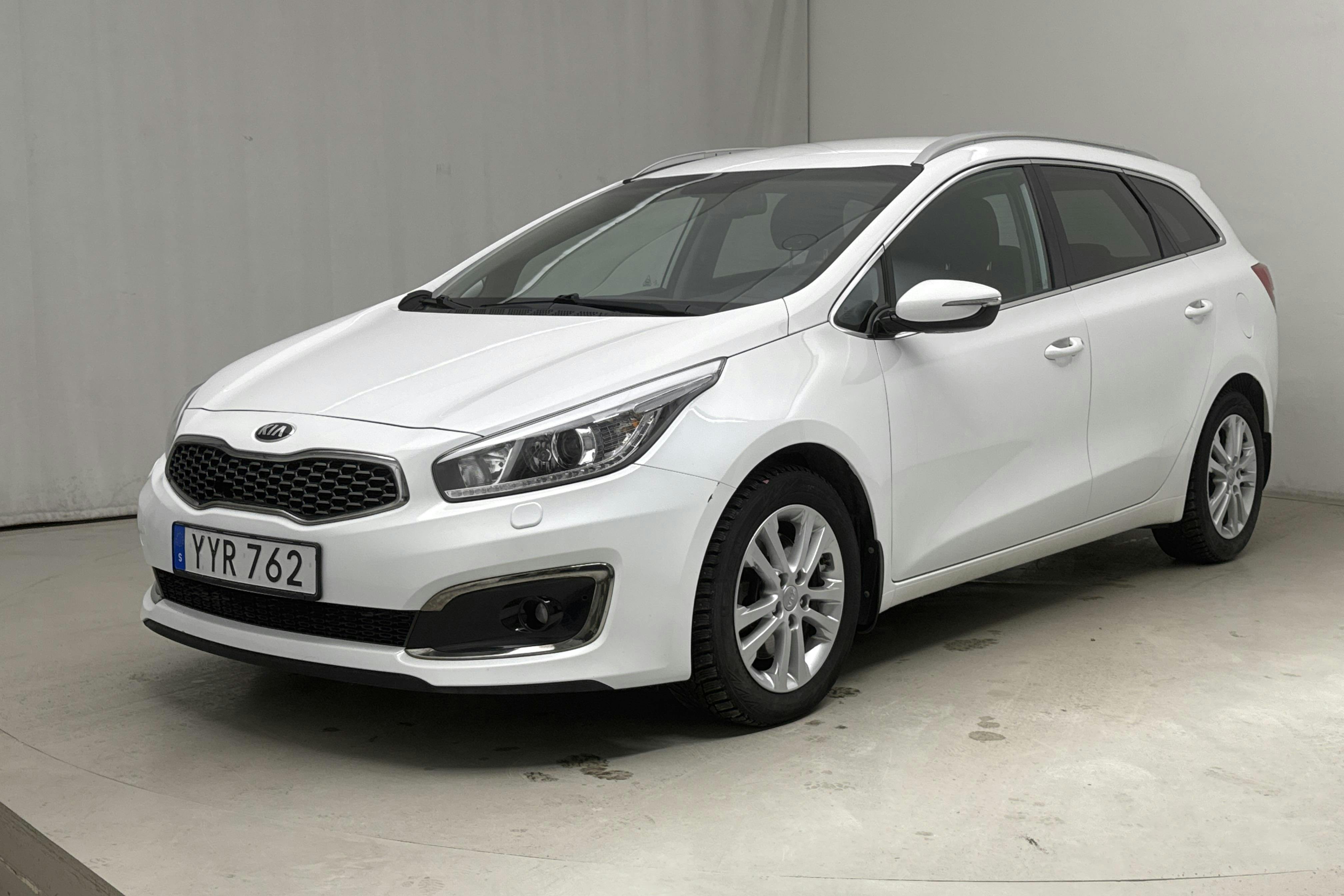 KIA Cee'd 1.6 SW (135hk) - 99 430 km - Manualna - biały - 2018