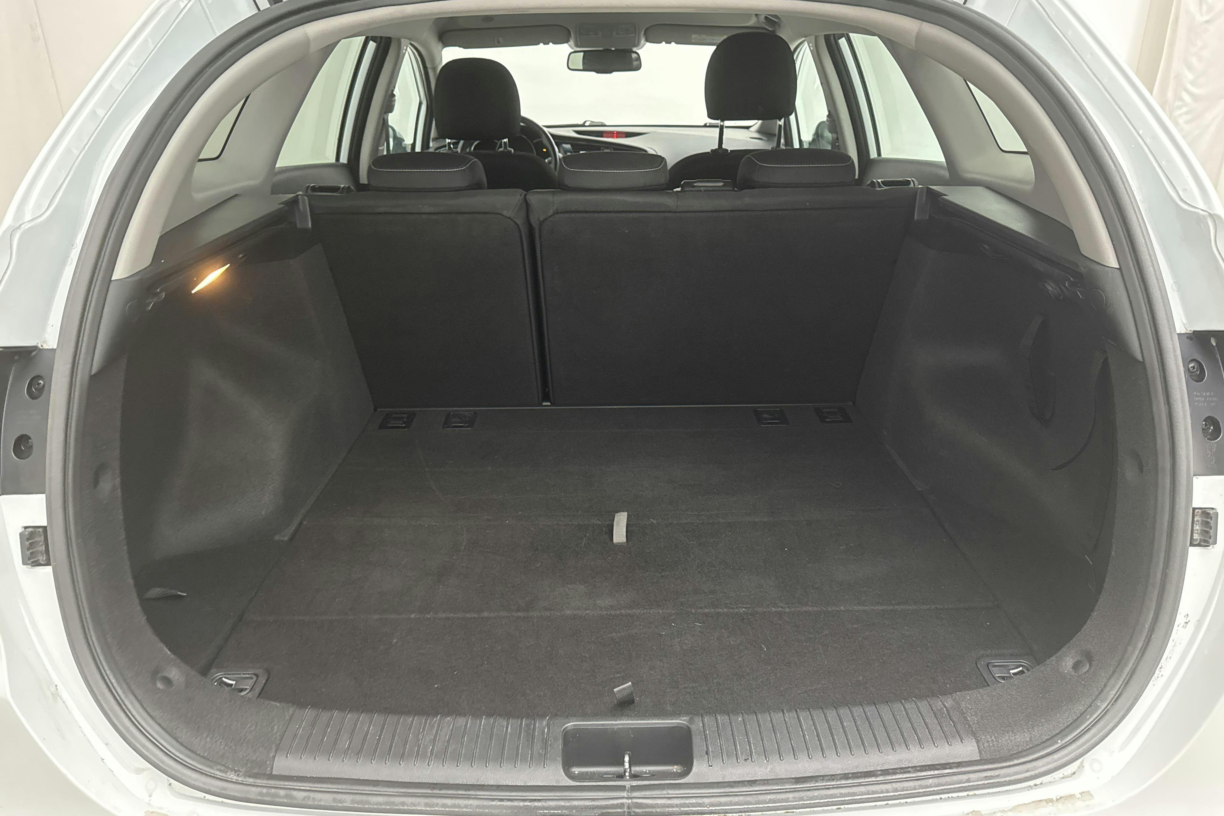 KIA Cee'd 1.6 SW (135hk) - 99 430 km - Manualna - biały - 2018