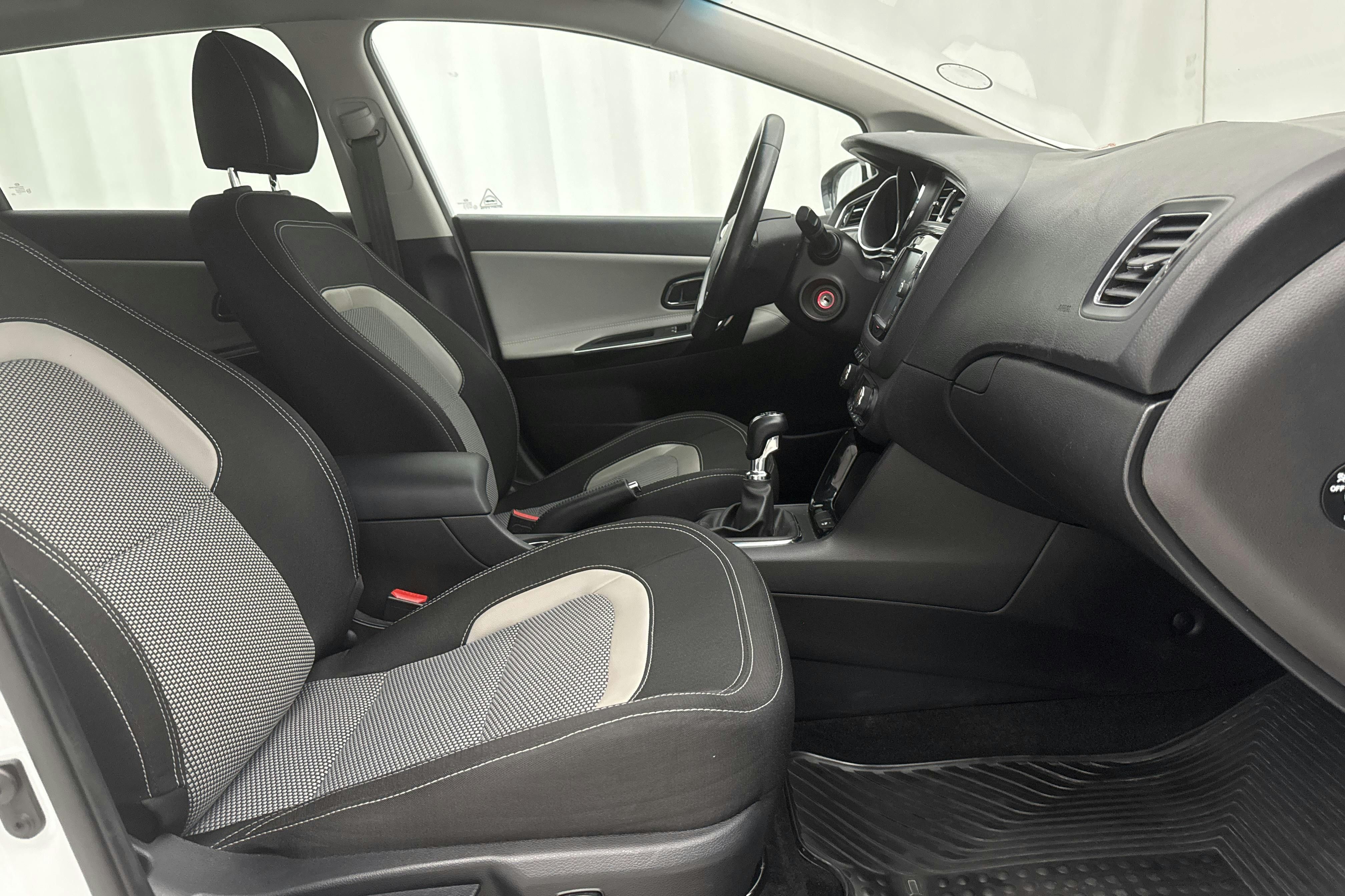 KIA Cee'd 1.6 SW (135hk) - 99 430 km - Manualna - biały - 2018