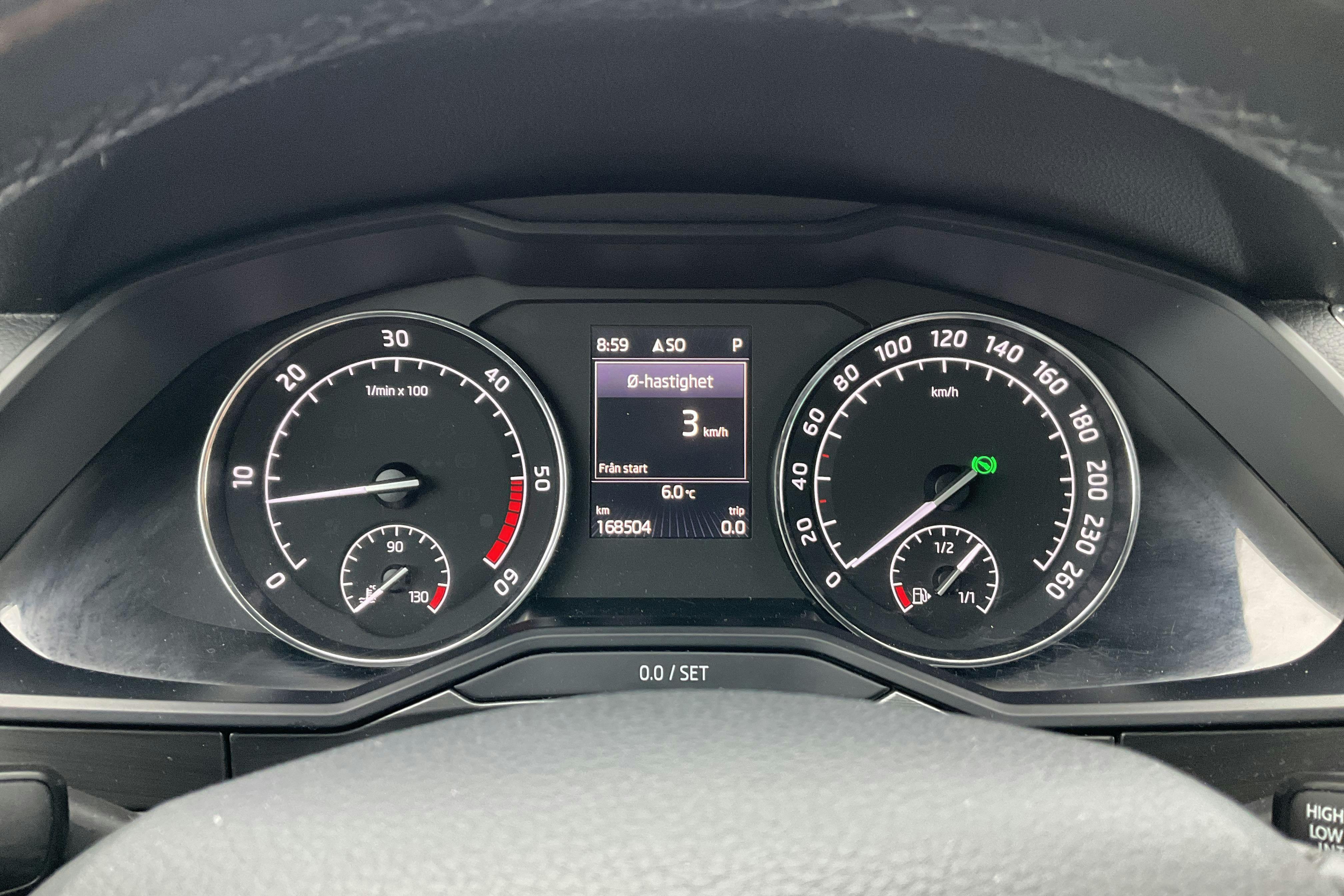 Skoda Superb 2.0 TDI Kombi (150hk) - 16 852 mil - Automat - vit - 2016