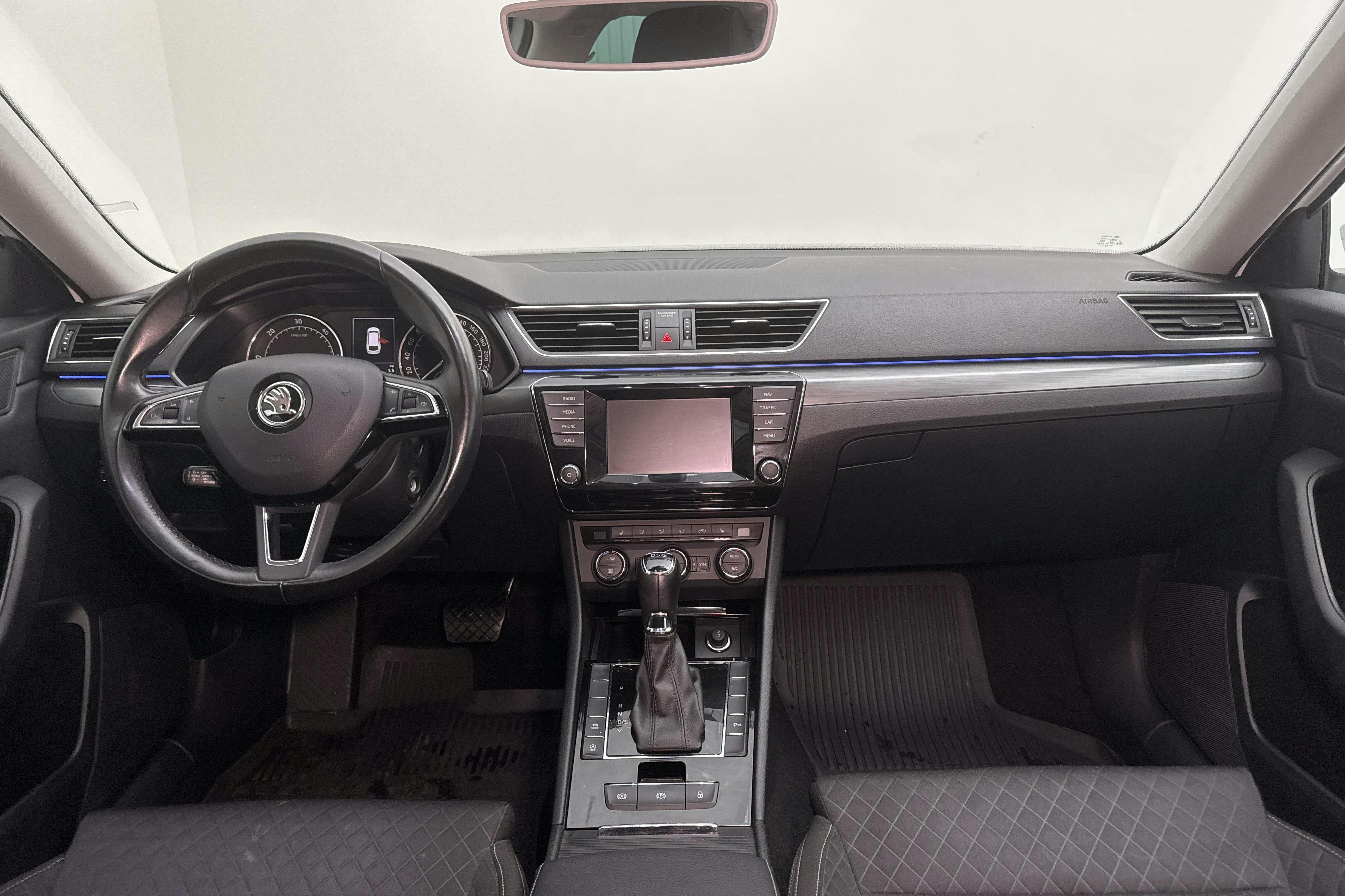 Skoda Superb 2.0 TDI Kombi (150hk) - 16 852 mil - Automat - vit - 2016