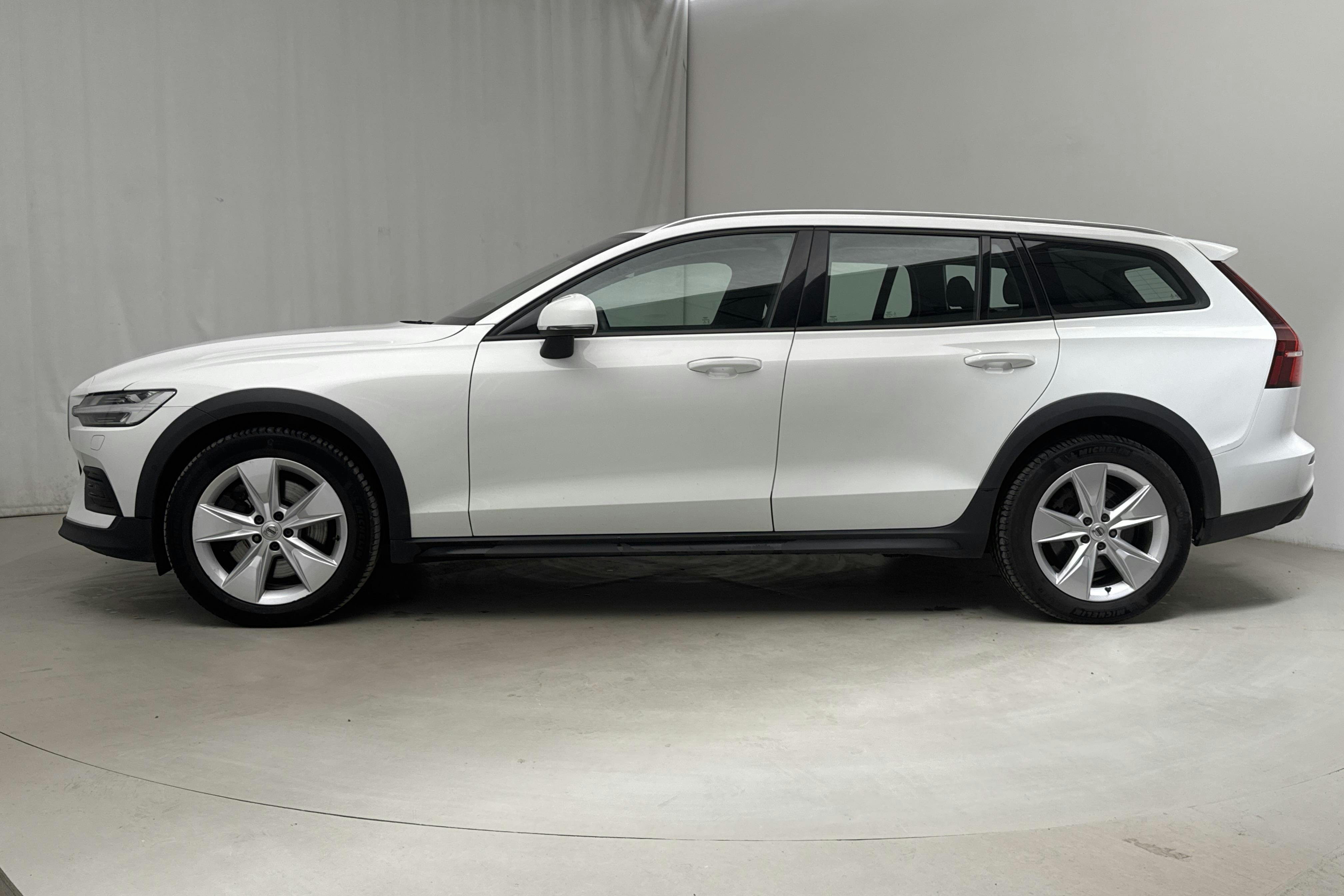 Volvo V60 D4 Cross Country AWD (190hk) - 87 660 km - Automaattinen - valkoinen - 2020