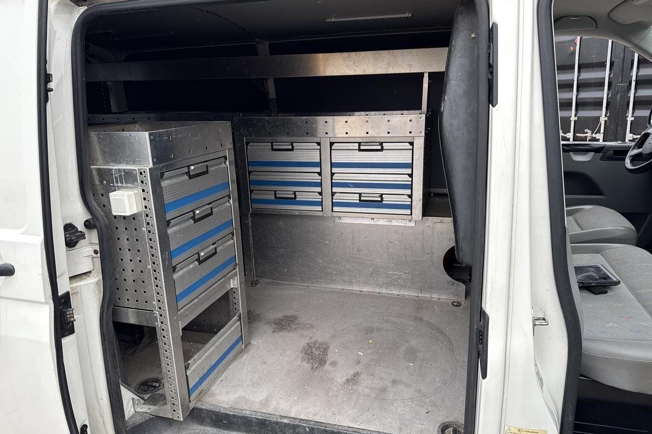 VW Transporter T5 2.0 Ecofuel (115hk) - 11 808 mil - Manuell - vit - 2008