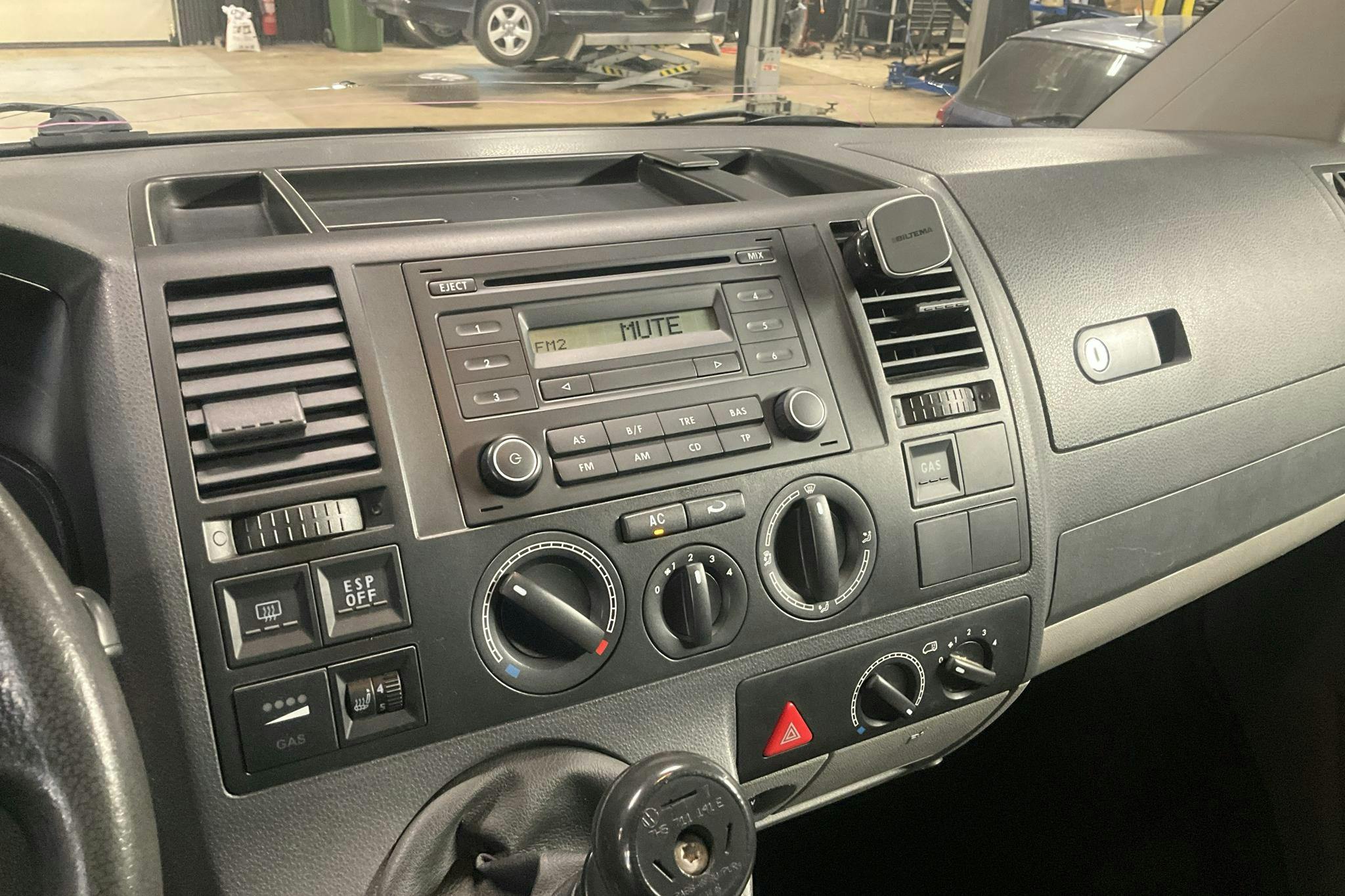 VW Transporter T5 2.0 Ecofuel (115hk) - 11 808 mil - Manuell - vit - 2008