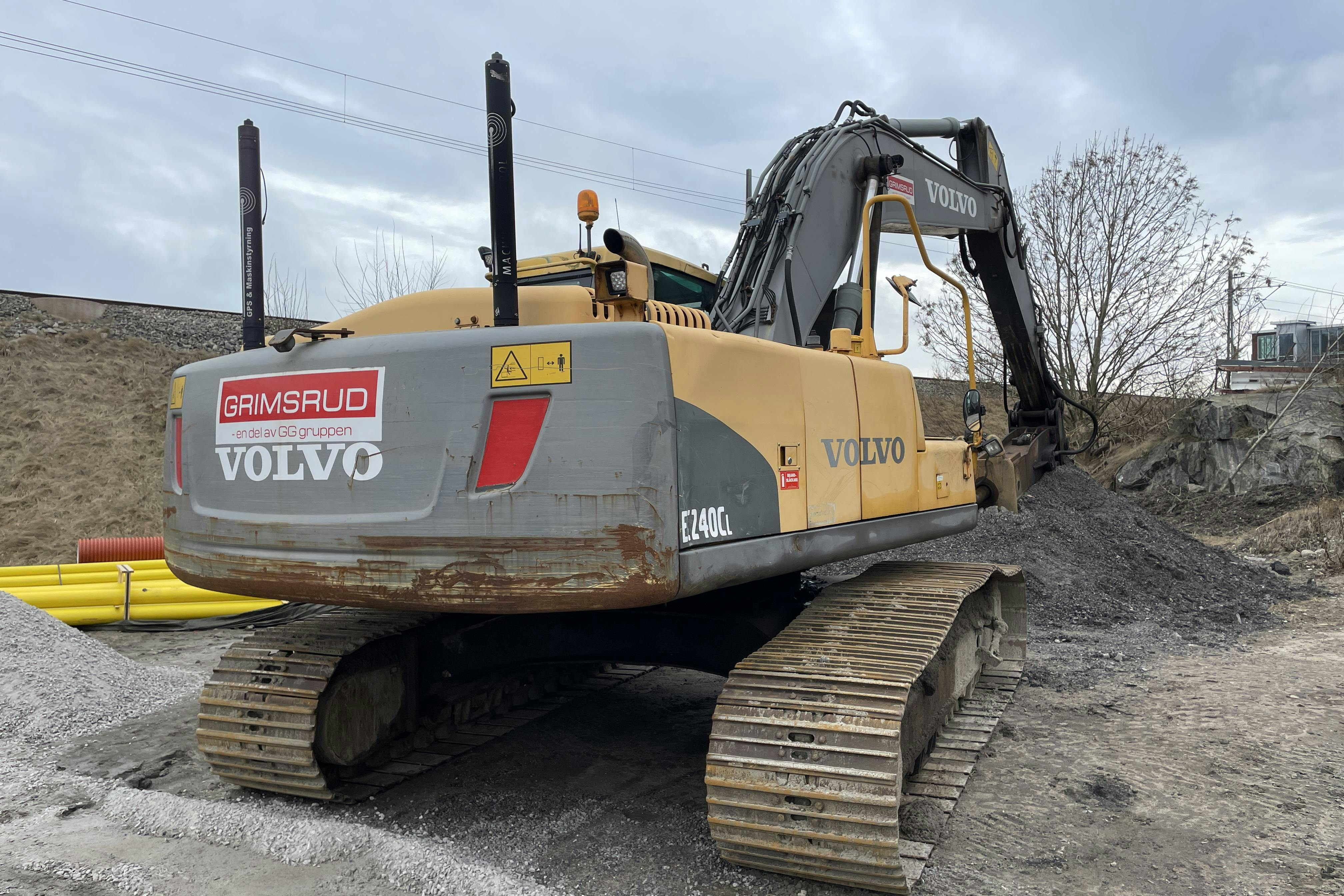 VOLVO EC240 CL bandgrävare -  - 2010