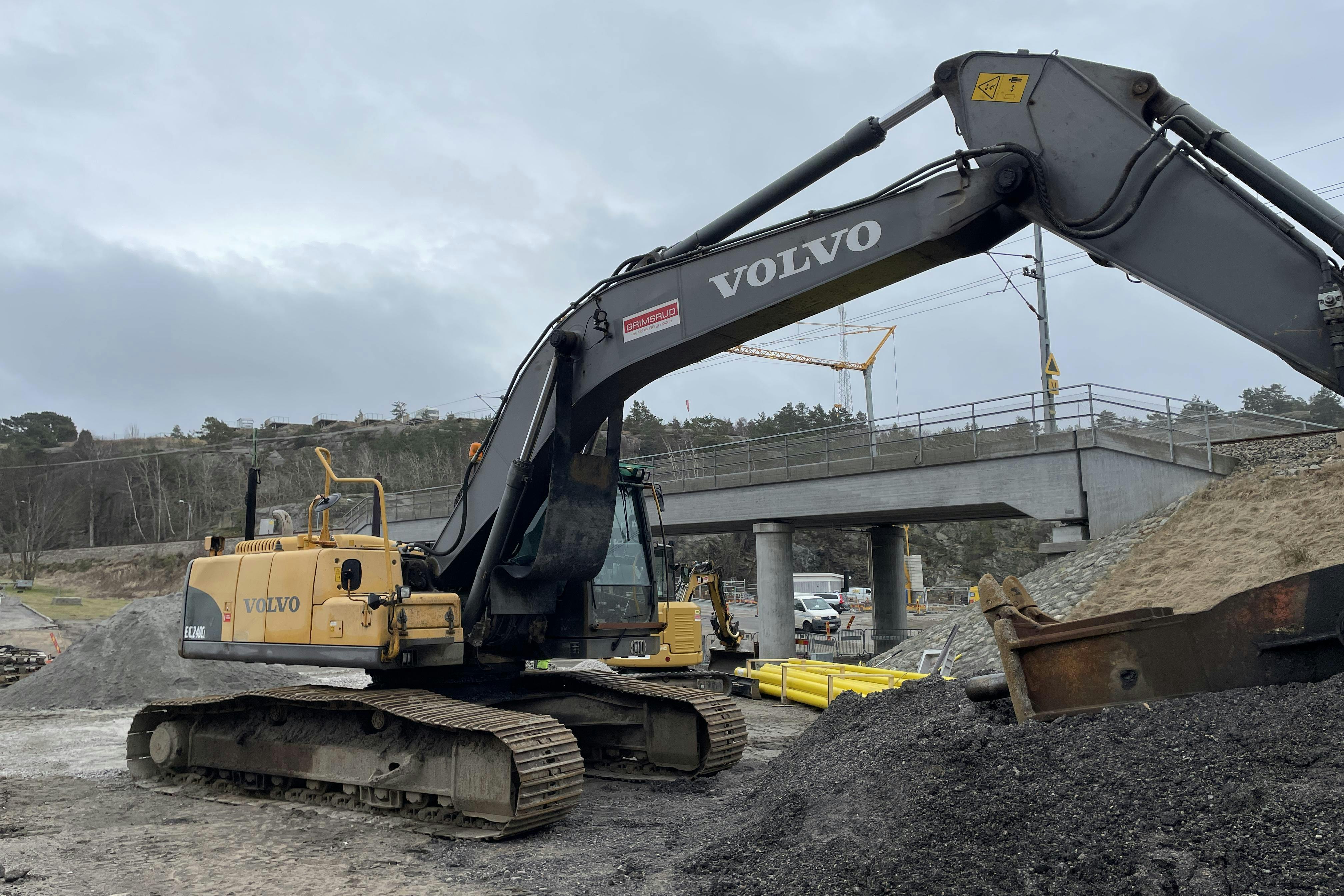 VOLVO EC240 CL bandgrävare -  - 2010