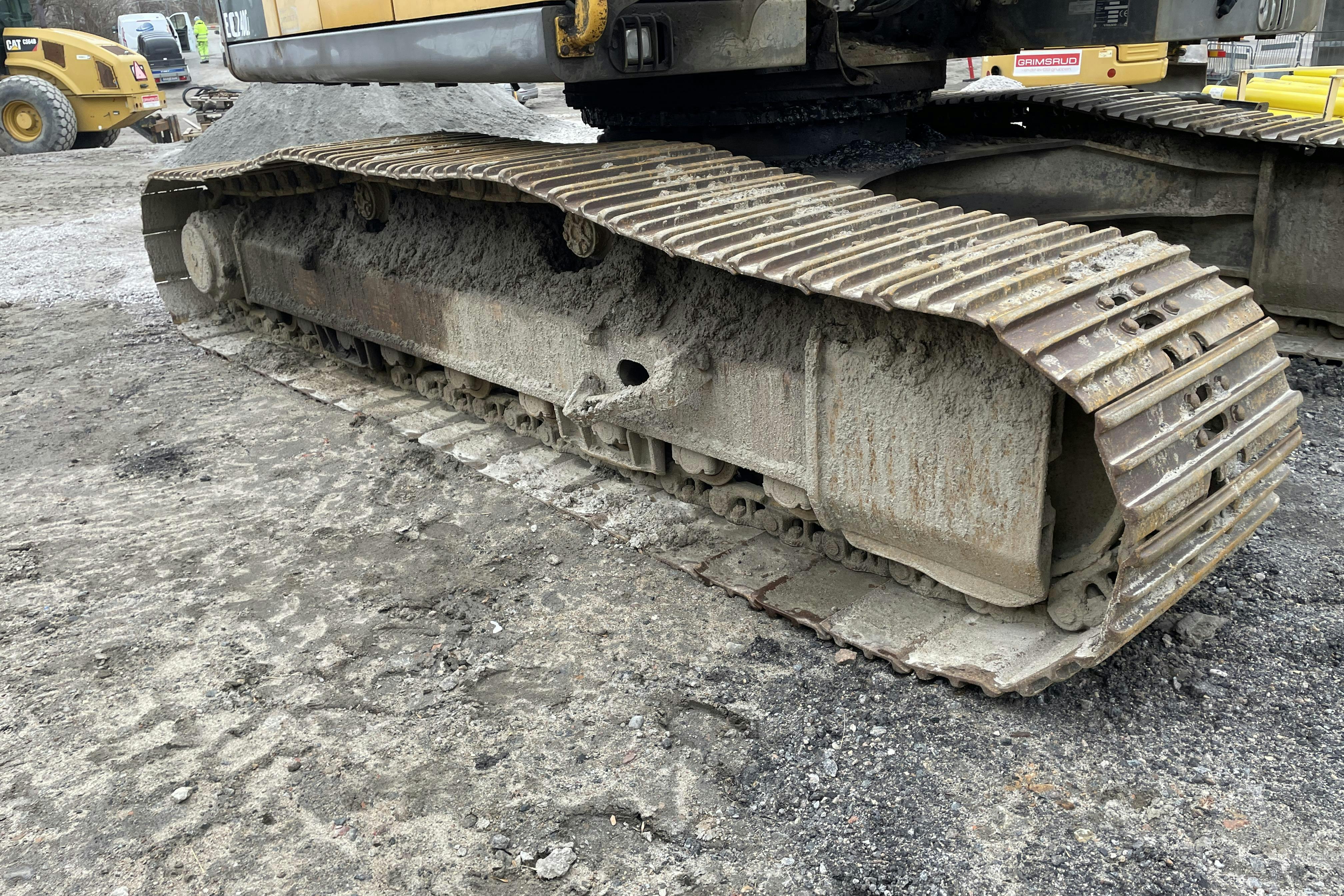 VOLVO EC240 CL bandgrävare -  - 2010