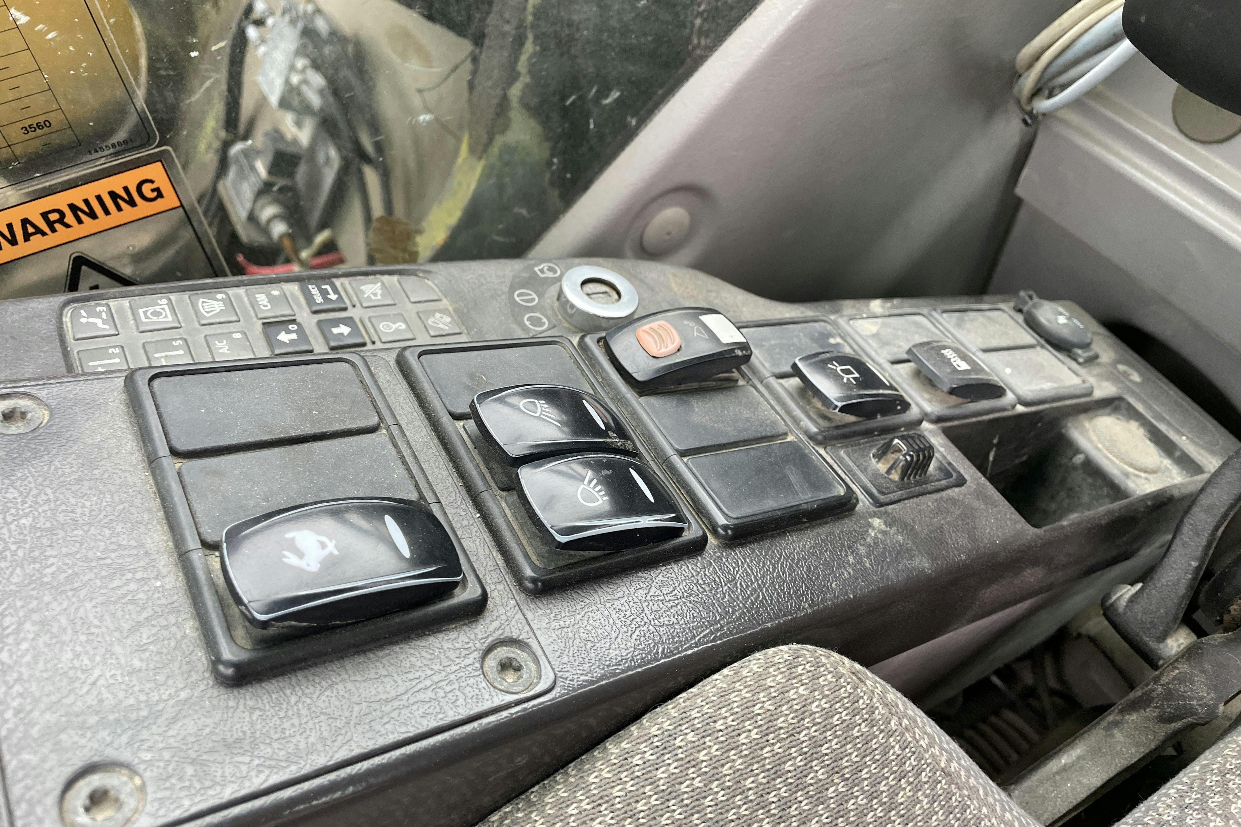 VOLVO EC240 CL bandgrävare -  - 2010