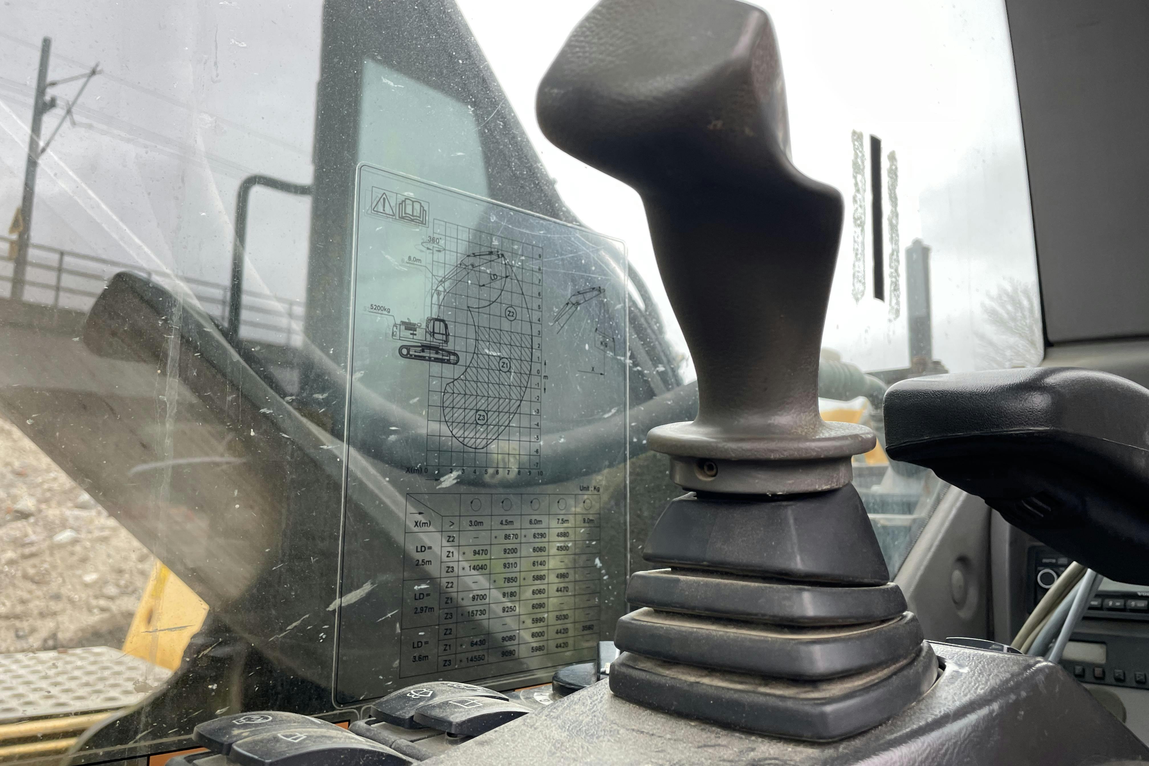 VOLVO EC240 CL bandgrävare -  - 2010