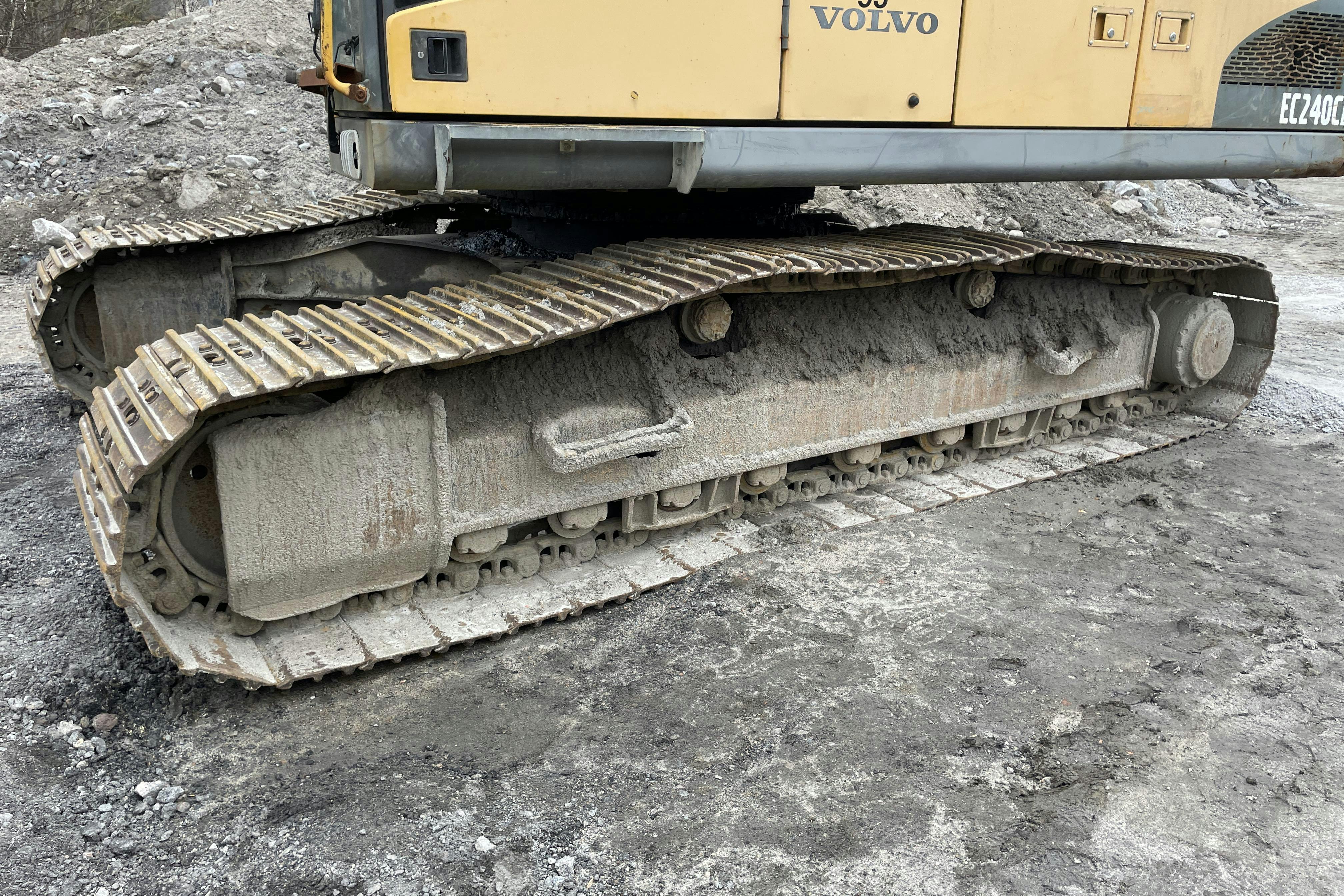 VOLVO EC240 CL bandgrävare -  - 2010