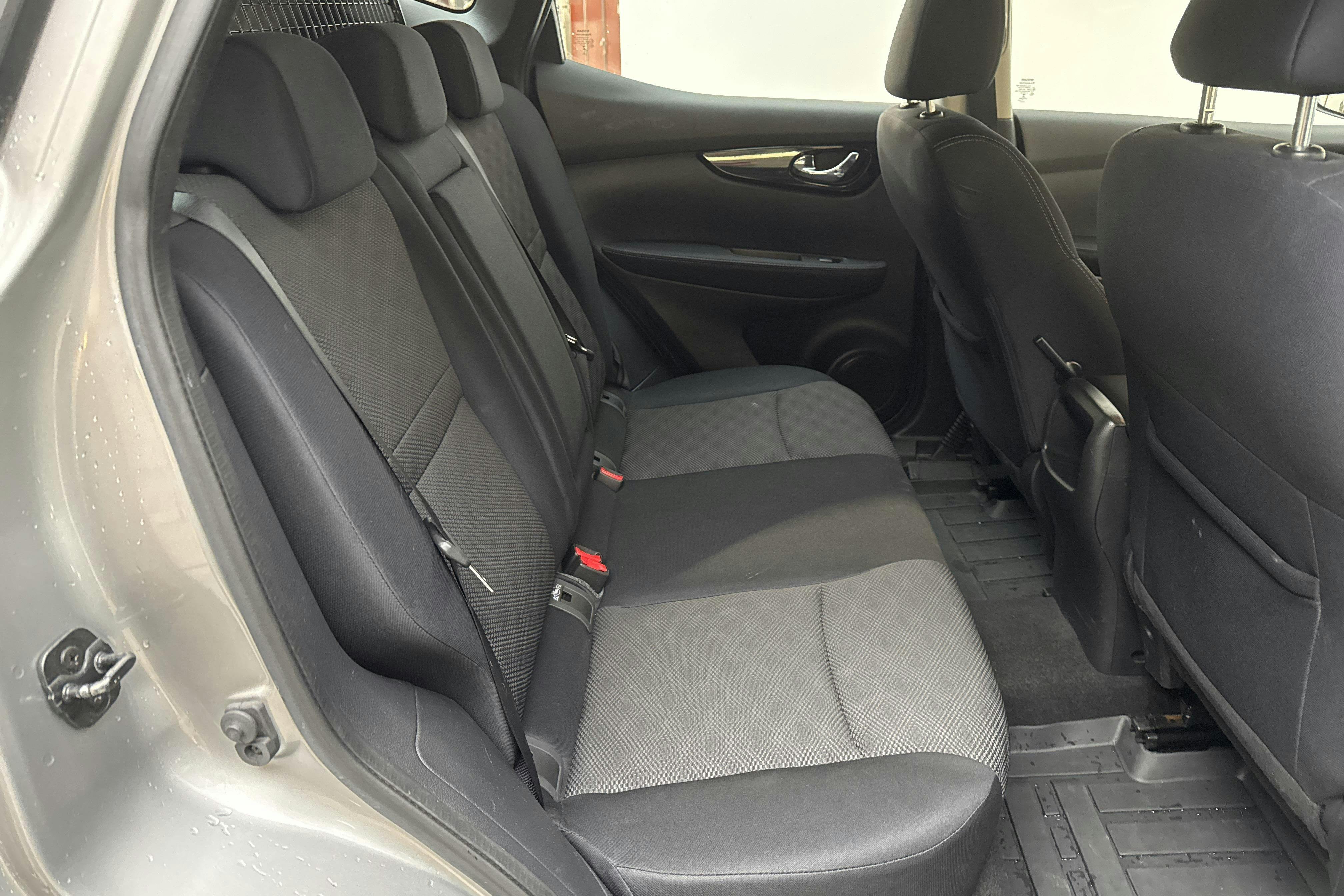 Nissan Qashqai 1.6 dCi 4x4 (130hk) - 10 104 mil - Manuell - silver - 2016