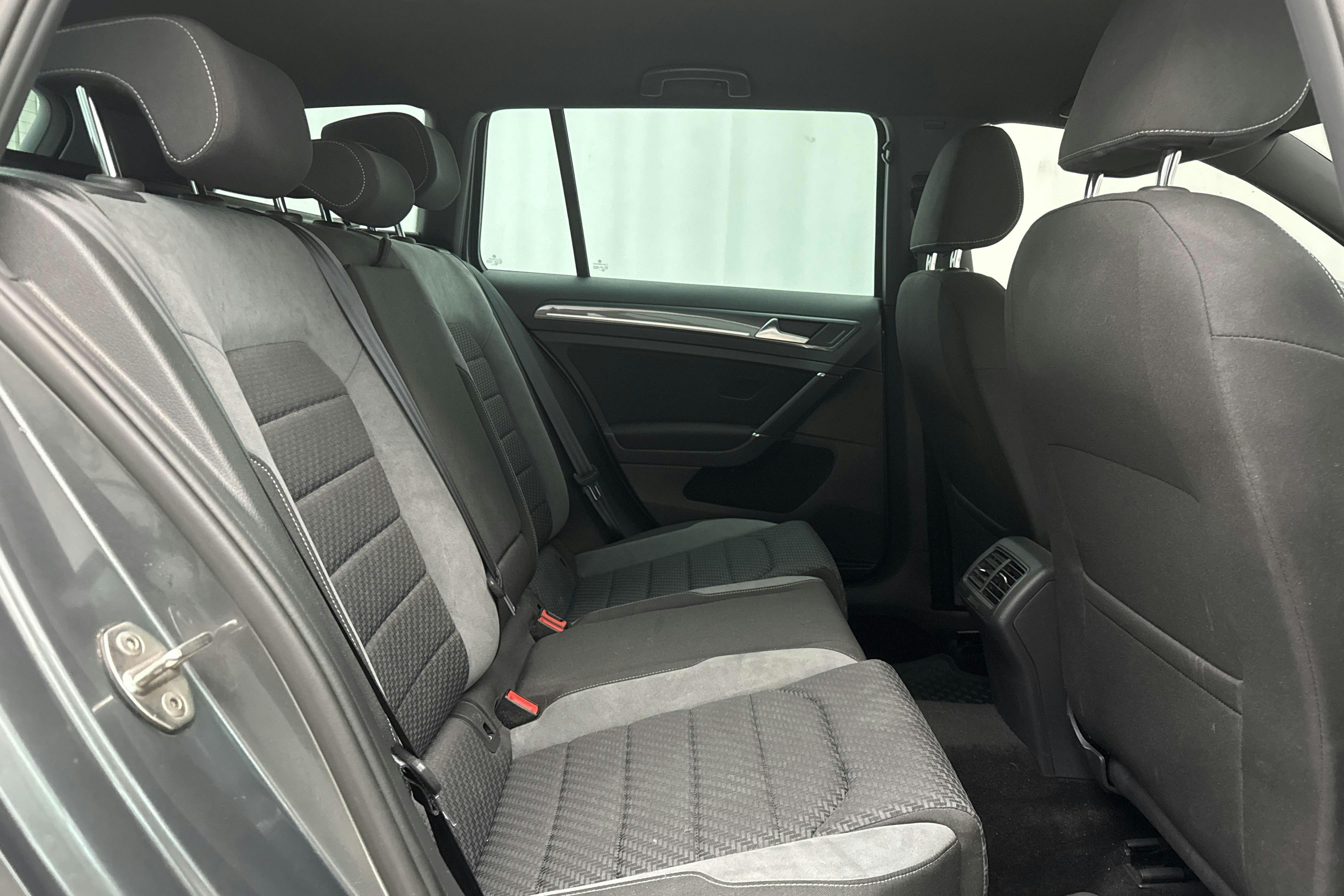 VW Golf VII 1.5 TSI Sportscombi (150hk) - 4 893 mil - Automat - Dark Grey - 2020