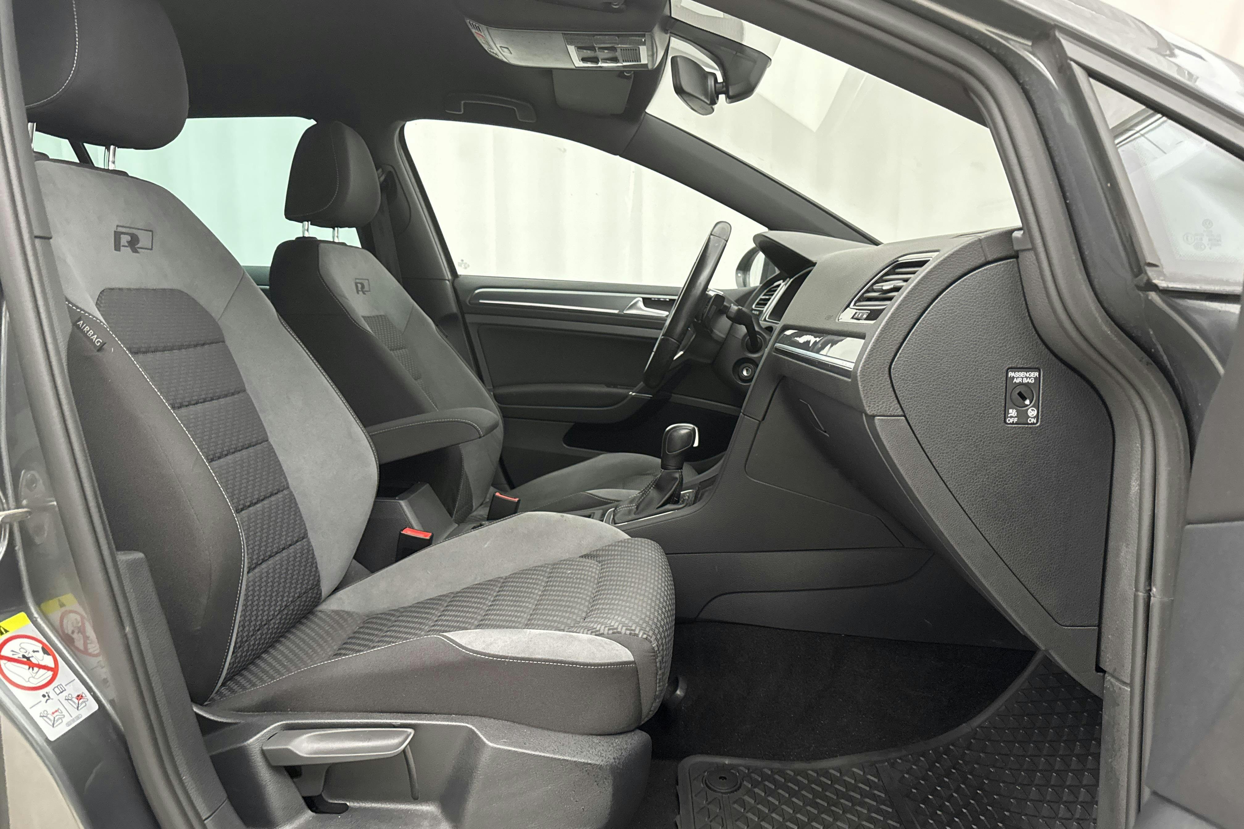 VW Golf VII 1.5 TSI Sportscombi (150hk) - 4 893 mil - Automat - Dark Grey - 2020